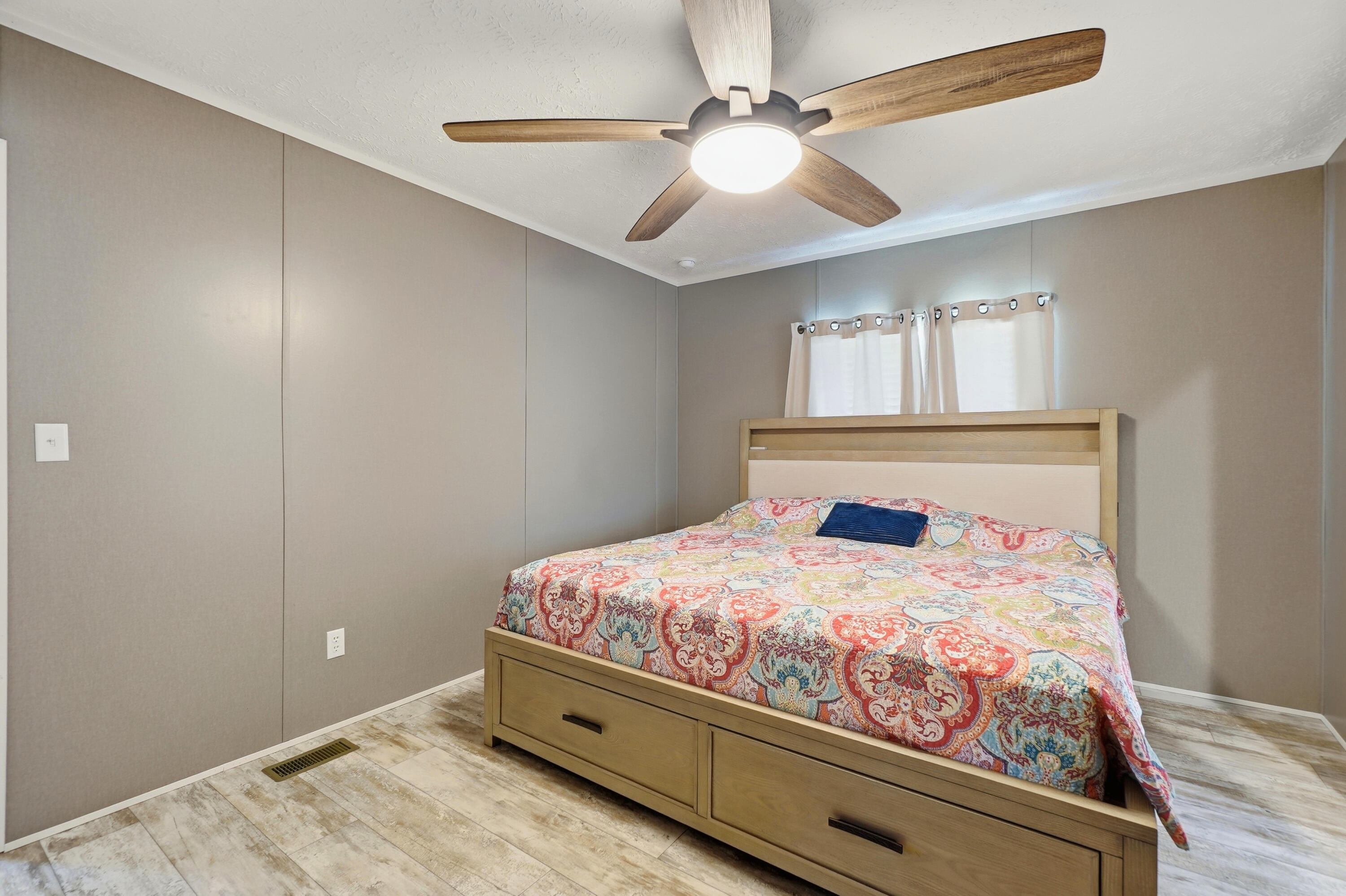 INDIAN SPRINGS - Residential