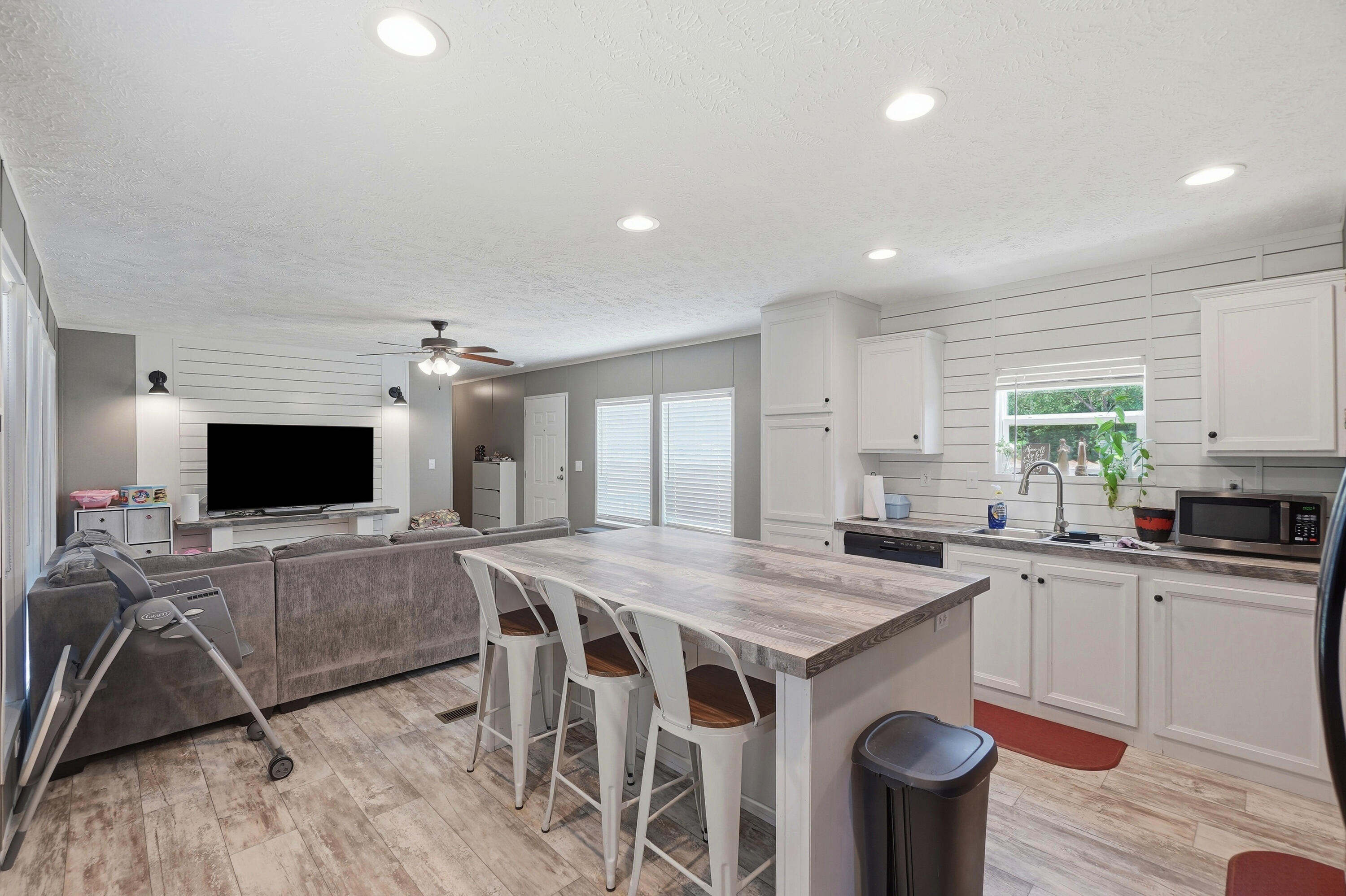 INDIAN SPRINGS - Residential