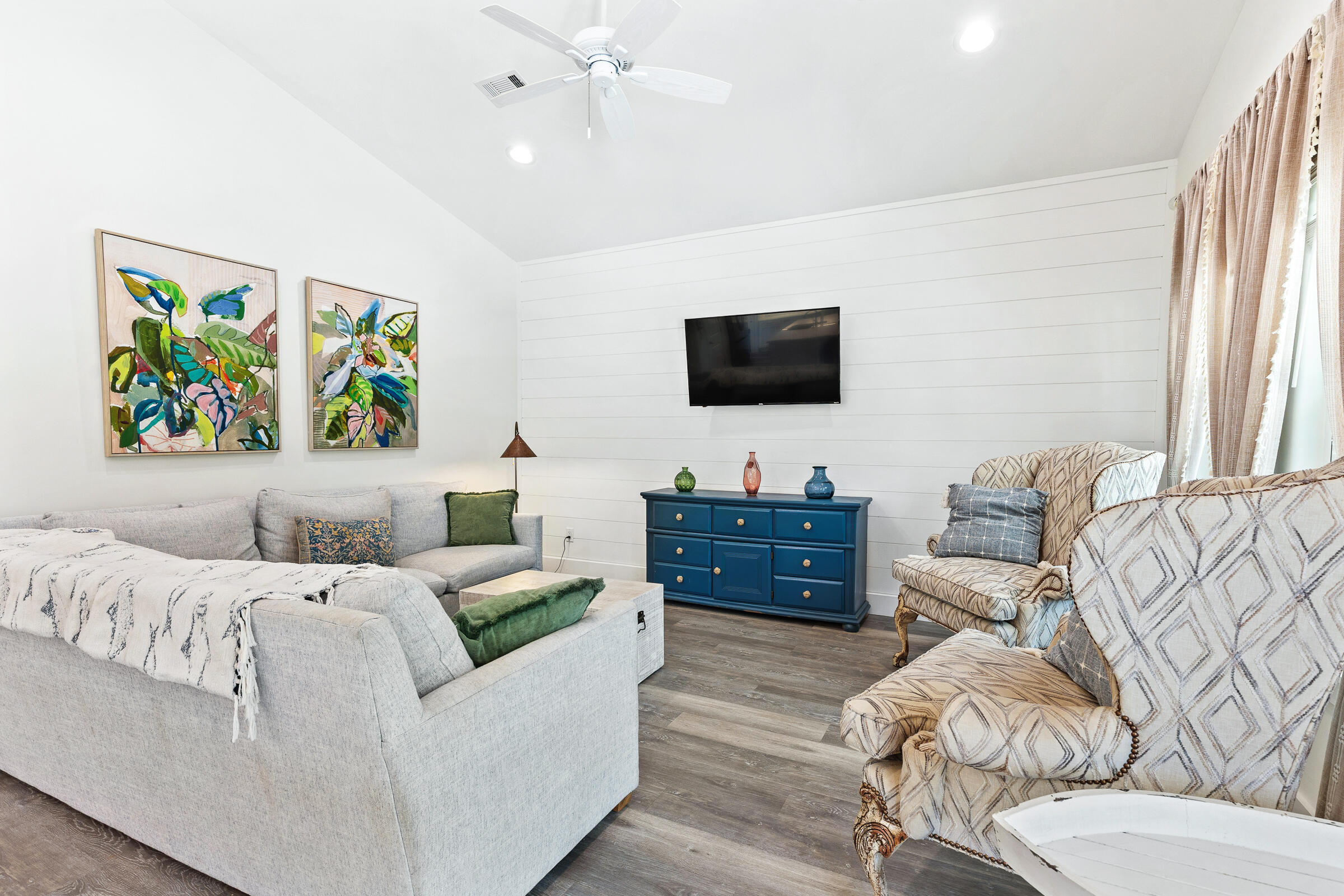 TOWN OF SANTA ROSA - Residential