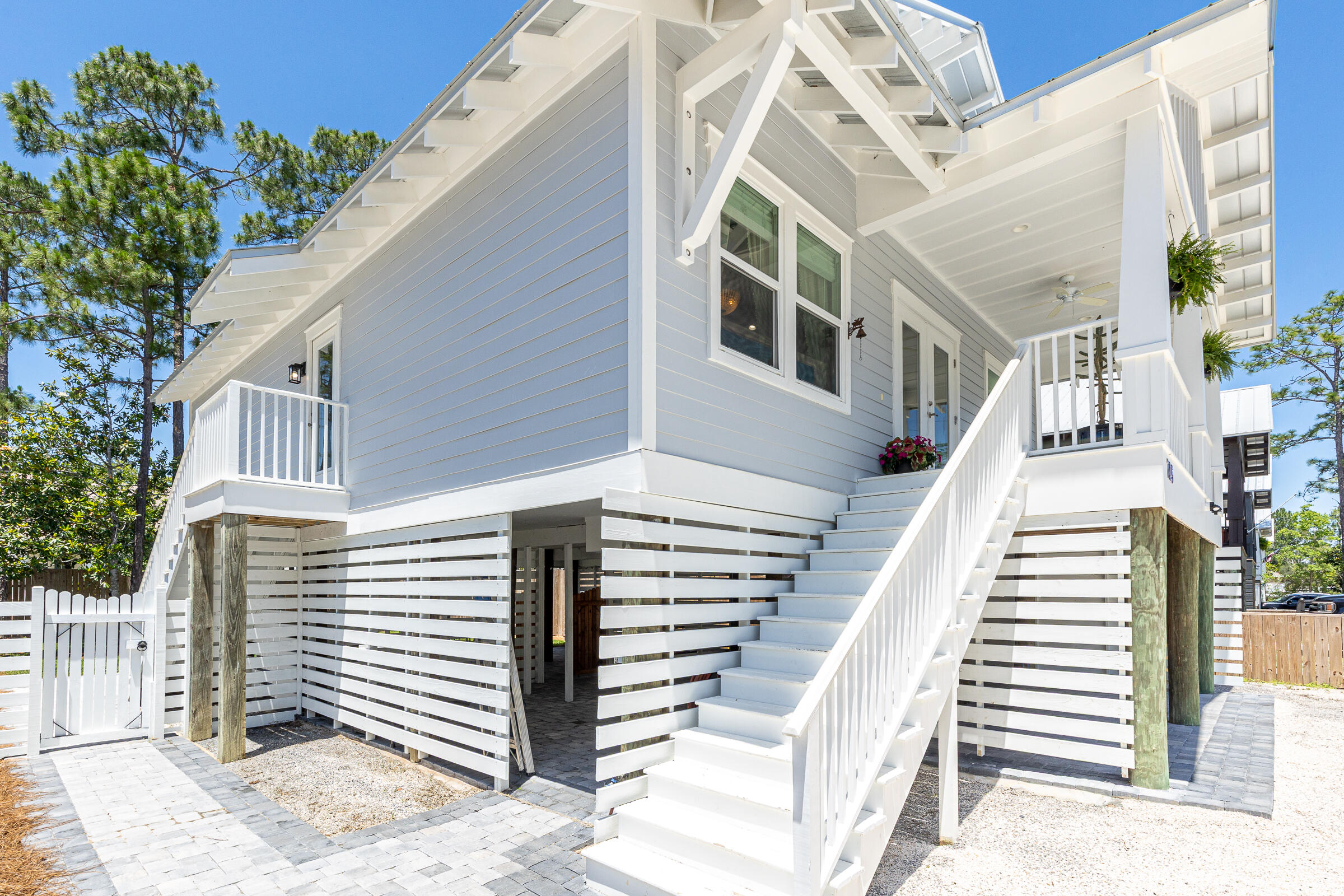 TOWN OF SANTA ROSA - Residential