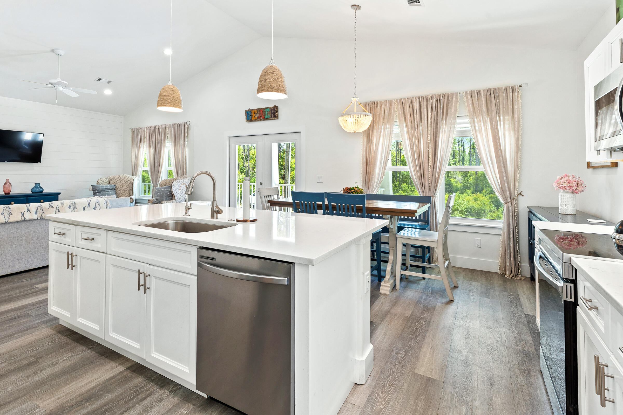 TOWN OF SANTA ROSA - Residential