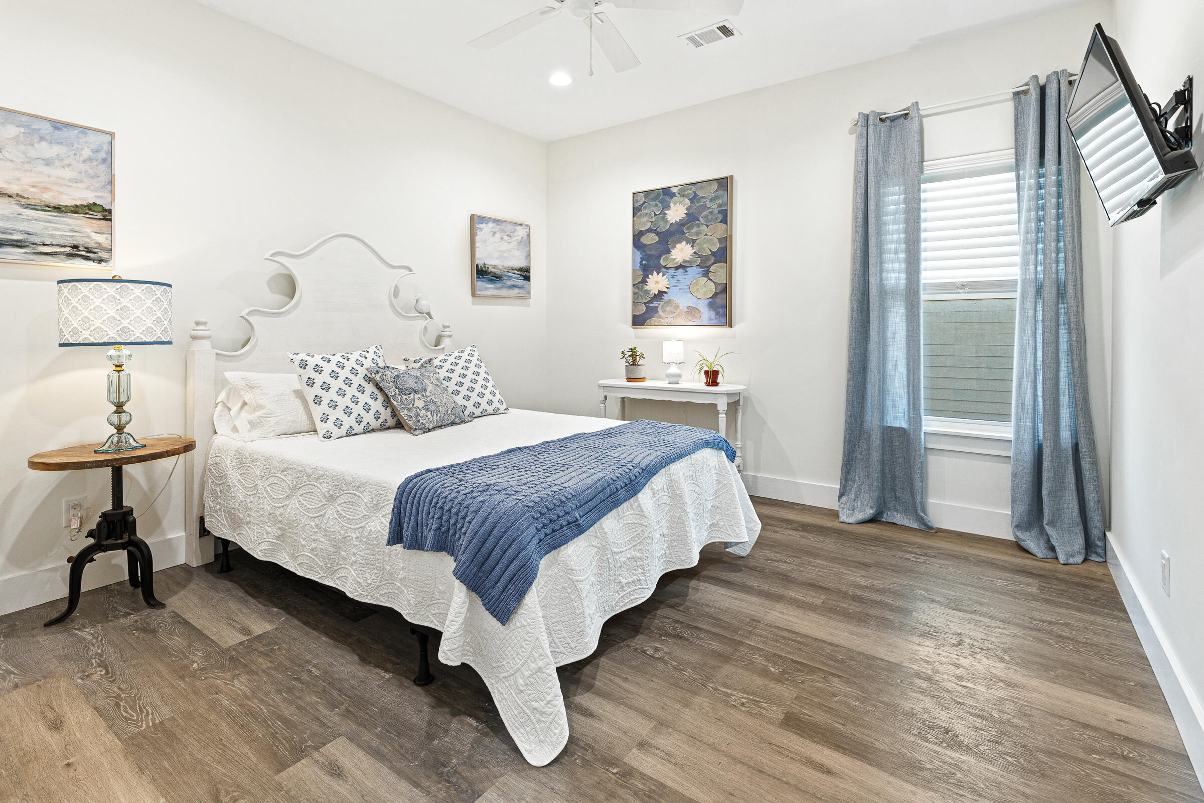 TOWN OF SANTA ROSA - Residential