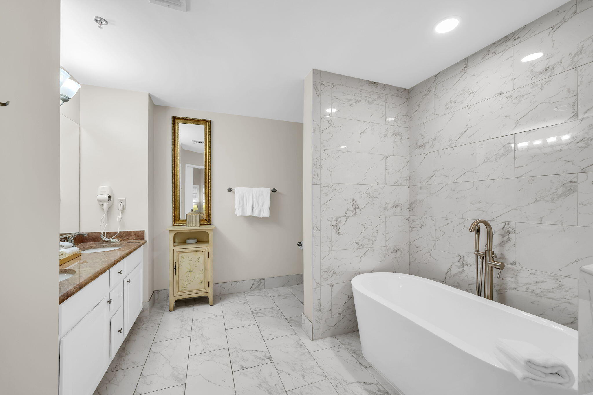 TIDES AT TOPS'L - Residential