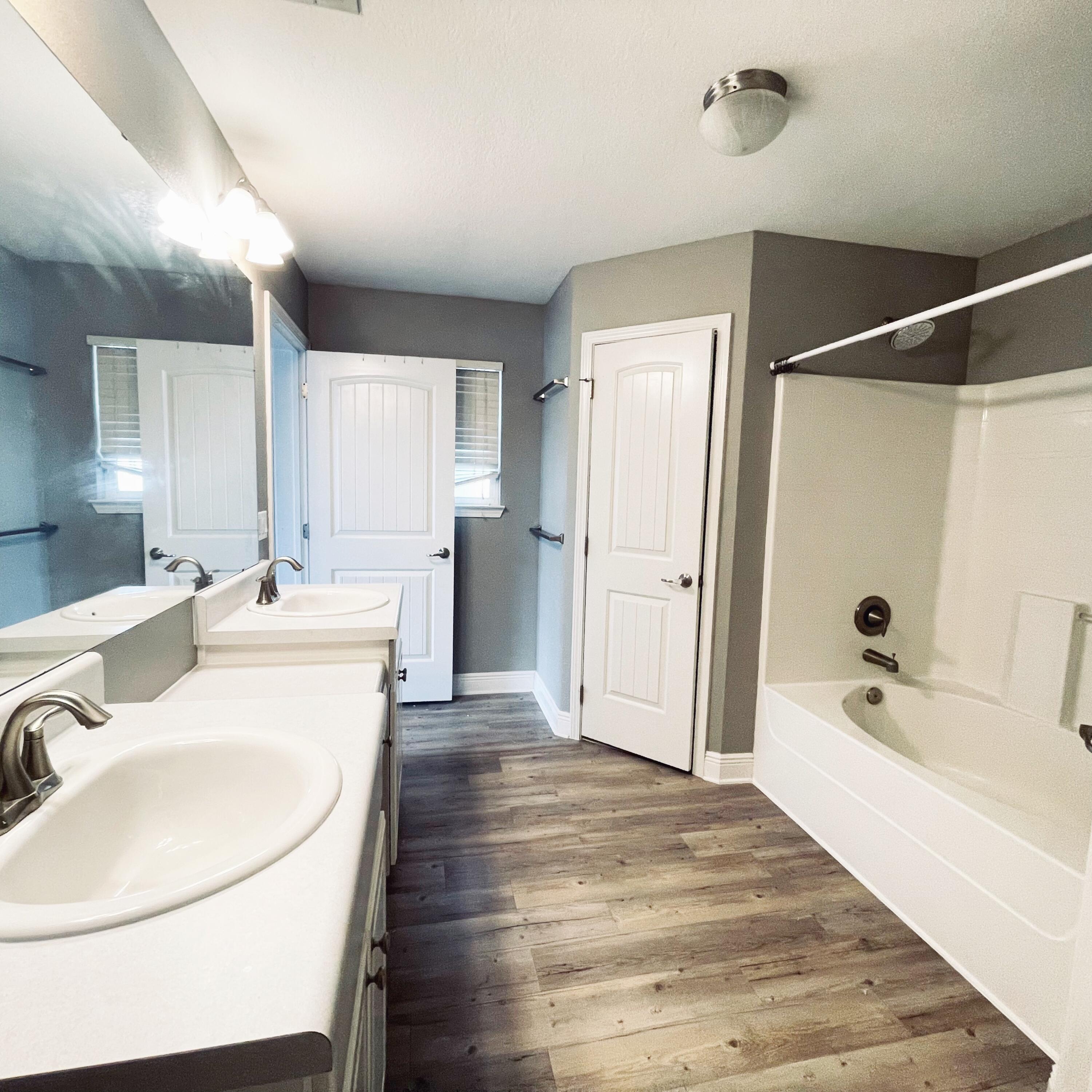 SILVER CREEK ESTATES - Residential Lease