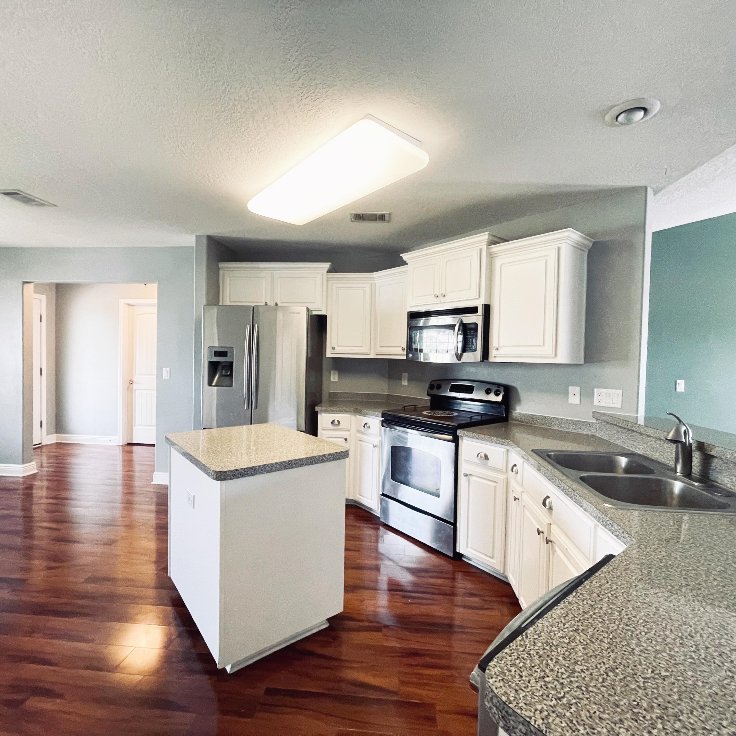 SILVER CREEK ESTATES - Residential Lease