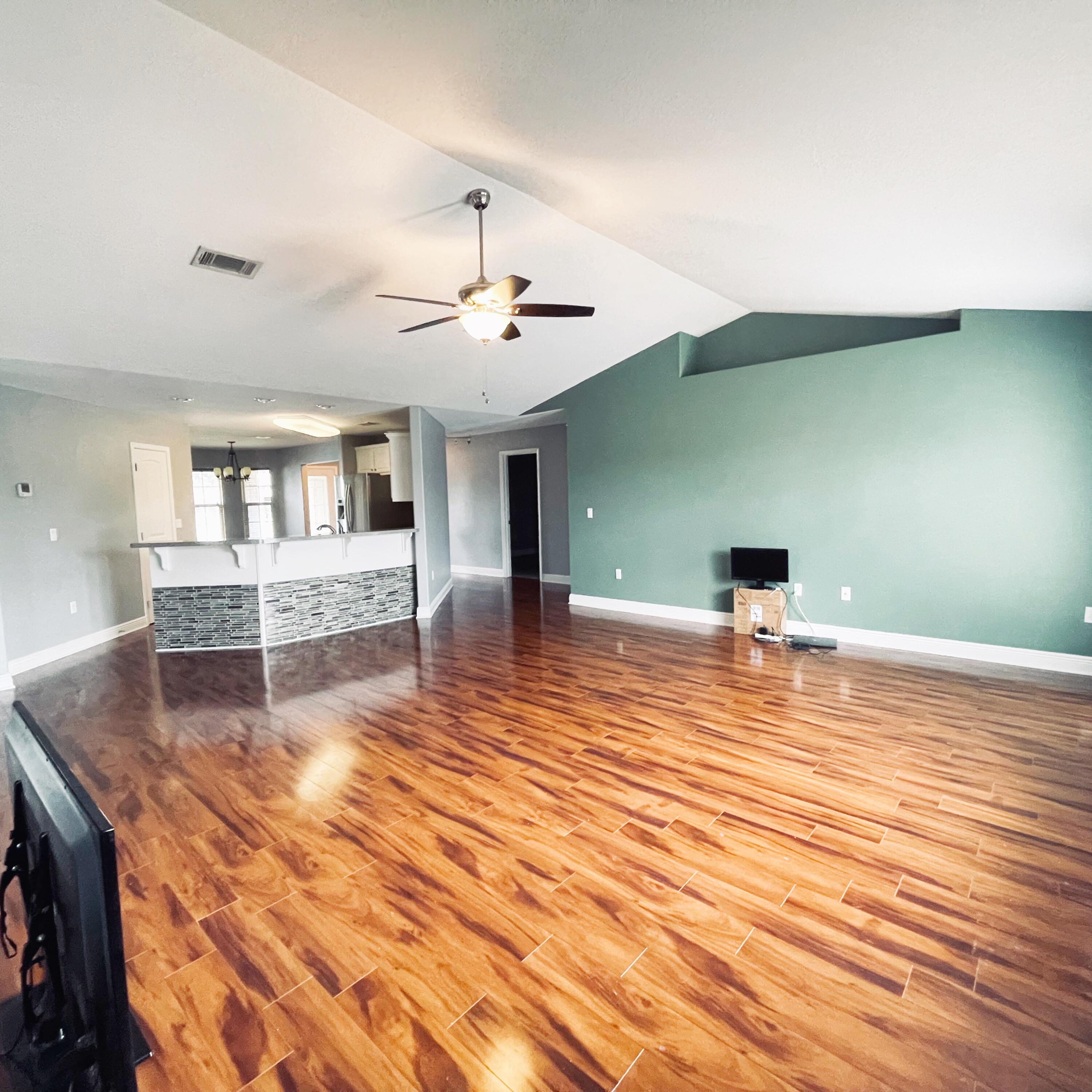 SILVER CREEK ESTATES - Residential Lease
