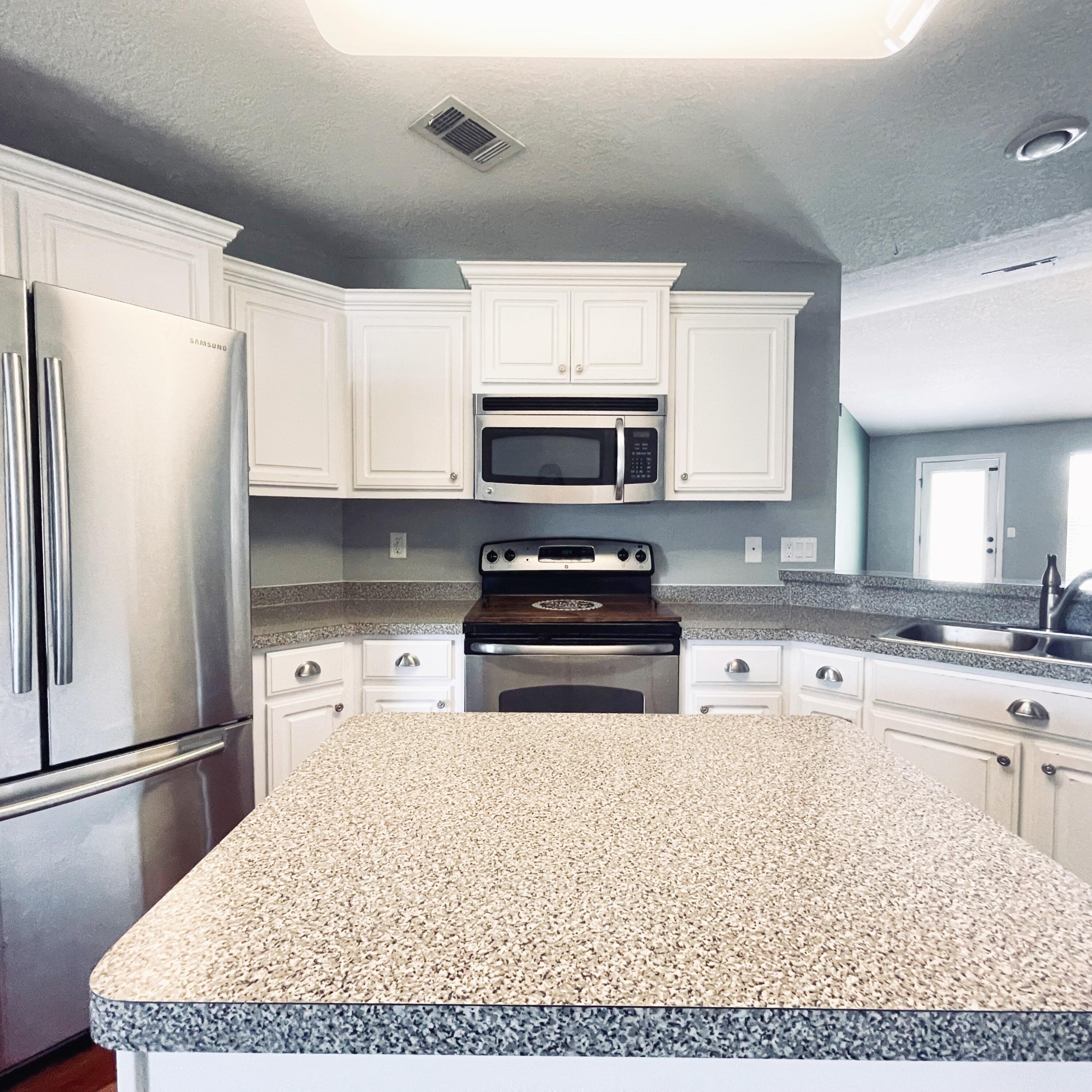 SILVER CREEK ESTATES - Residential Lease