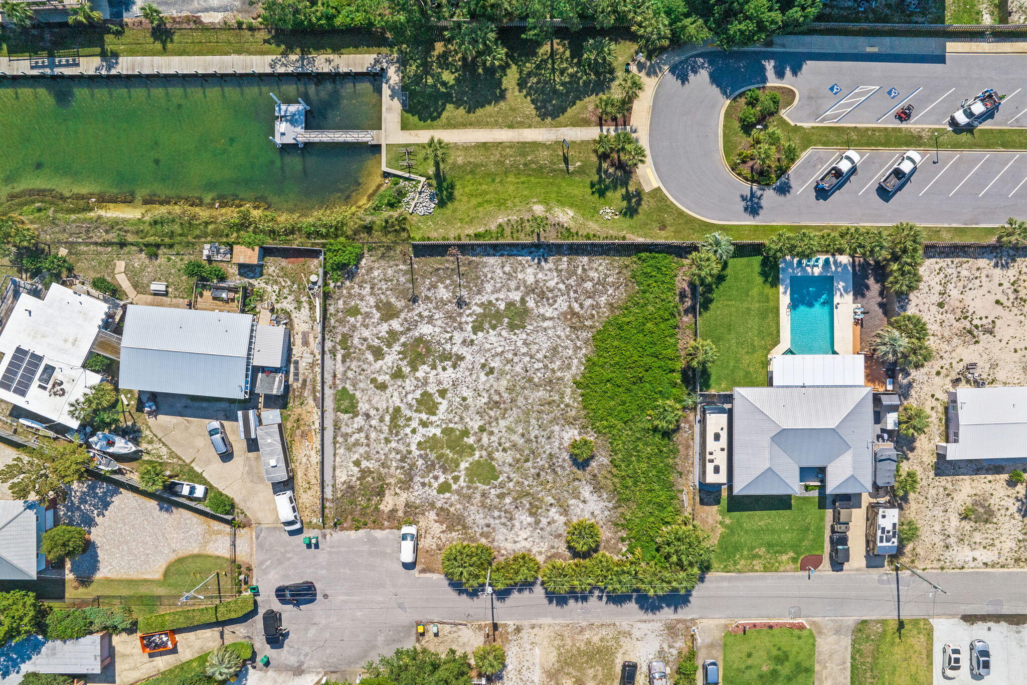 OKALOOSA ISLAND RESD (242203.00) - Land