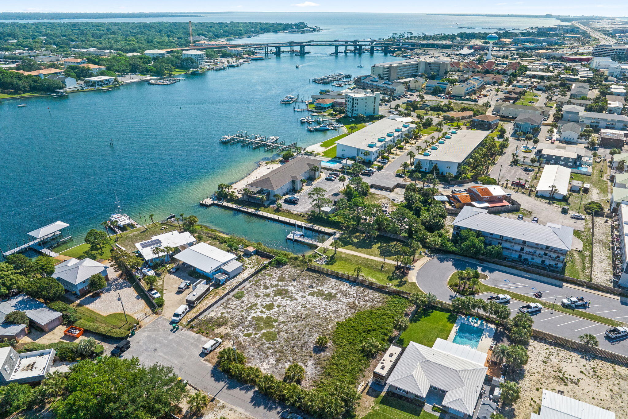 OKALOOSA ISLAND RESD (242203.00) - Land