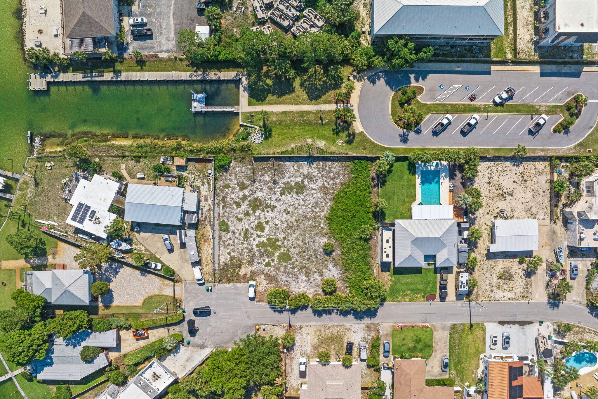 OKALOOSA ISLAND RESD (242203.00) - Land