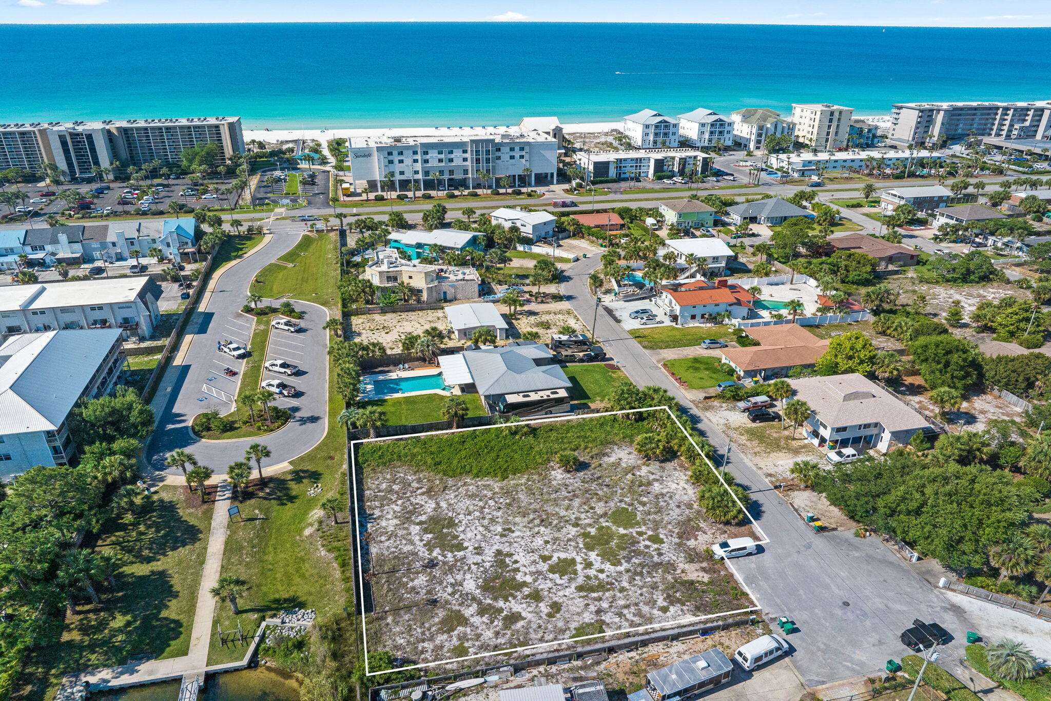 OKALOOSA ISLAND RESD (242203.00) - Land