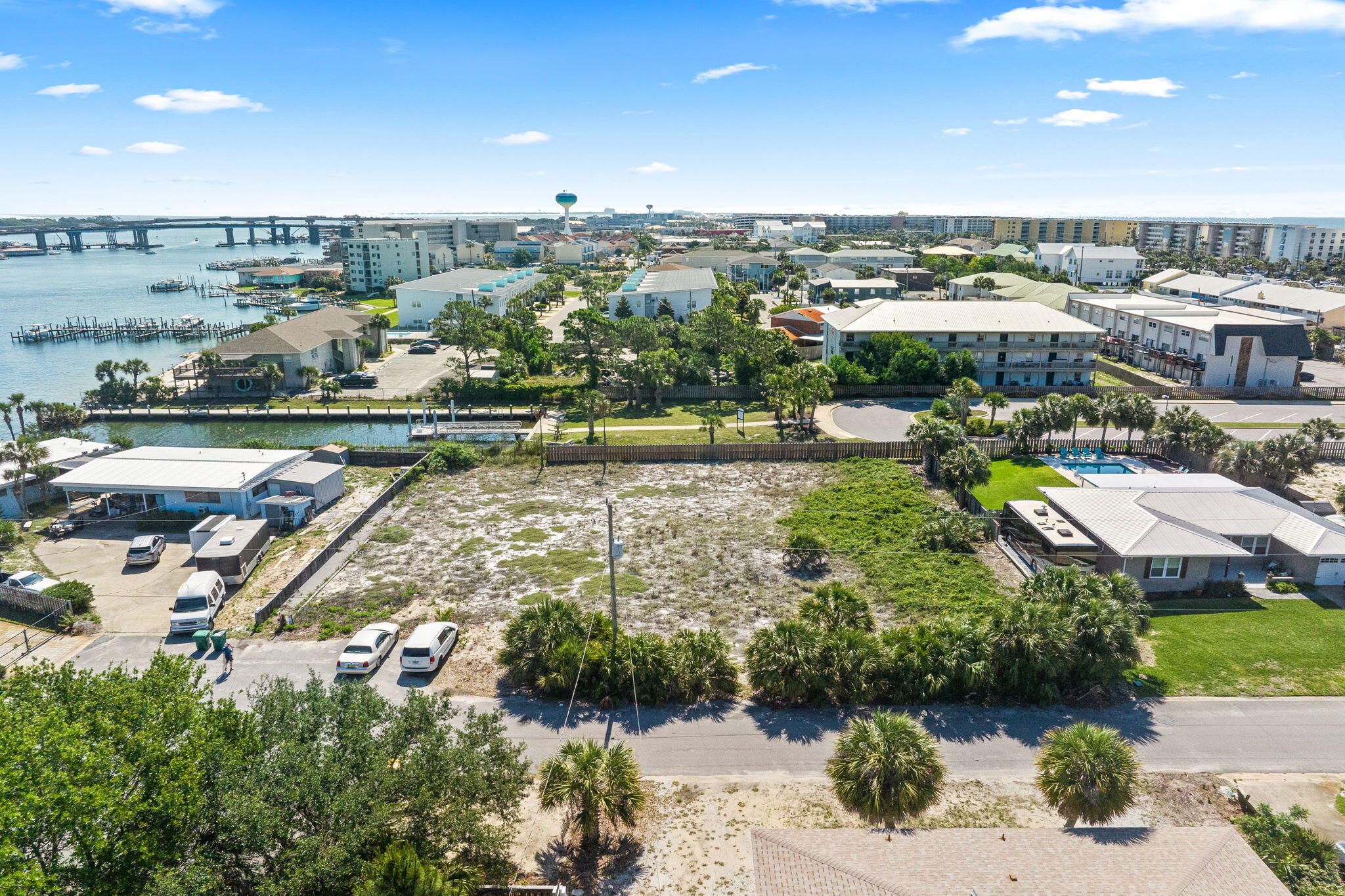 OKALOOSA ISLAND RESD (242203.00) - Land