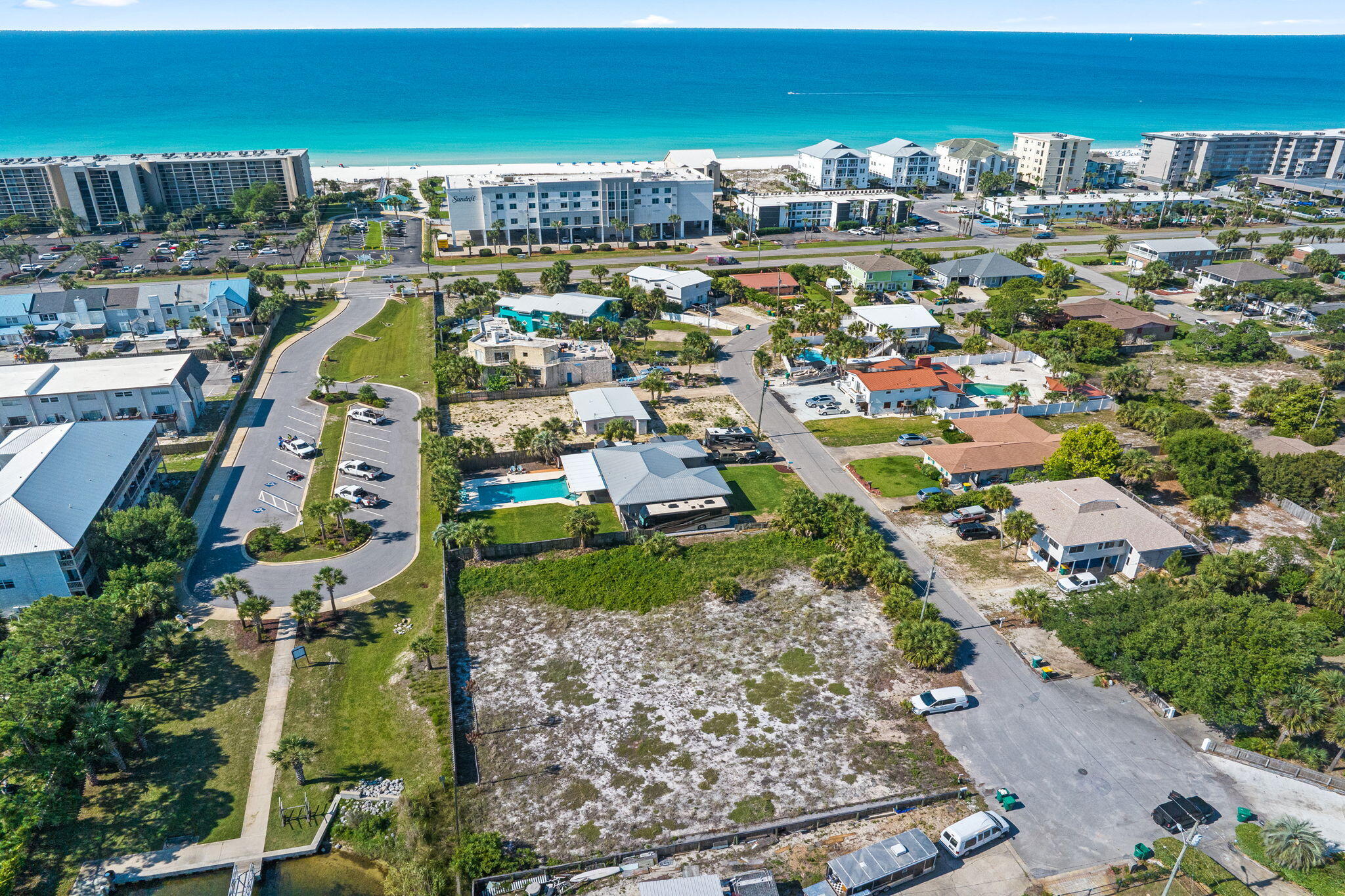 OKALOOSA ISLAND RESD (242203.00) - Land