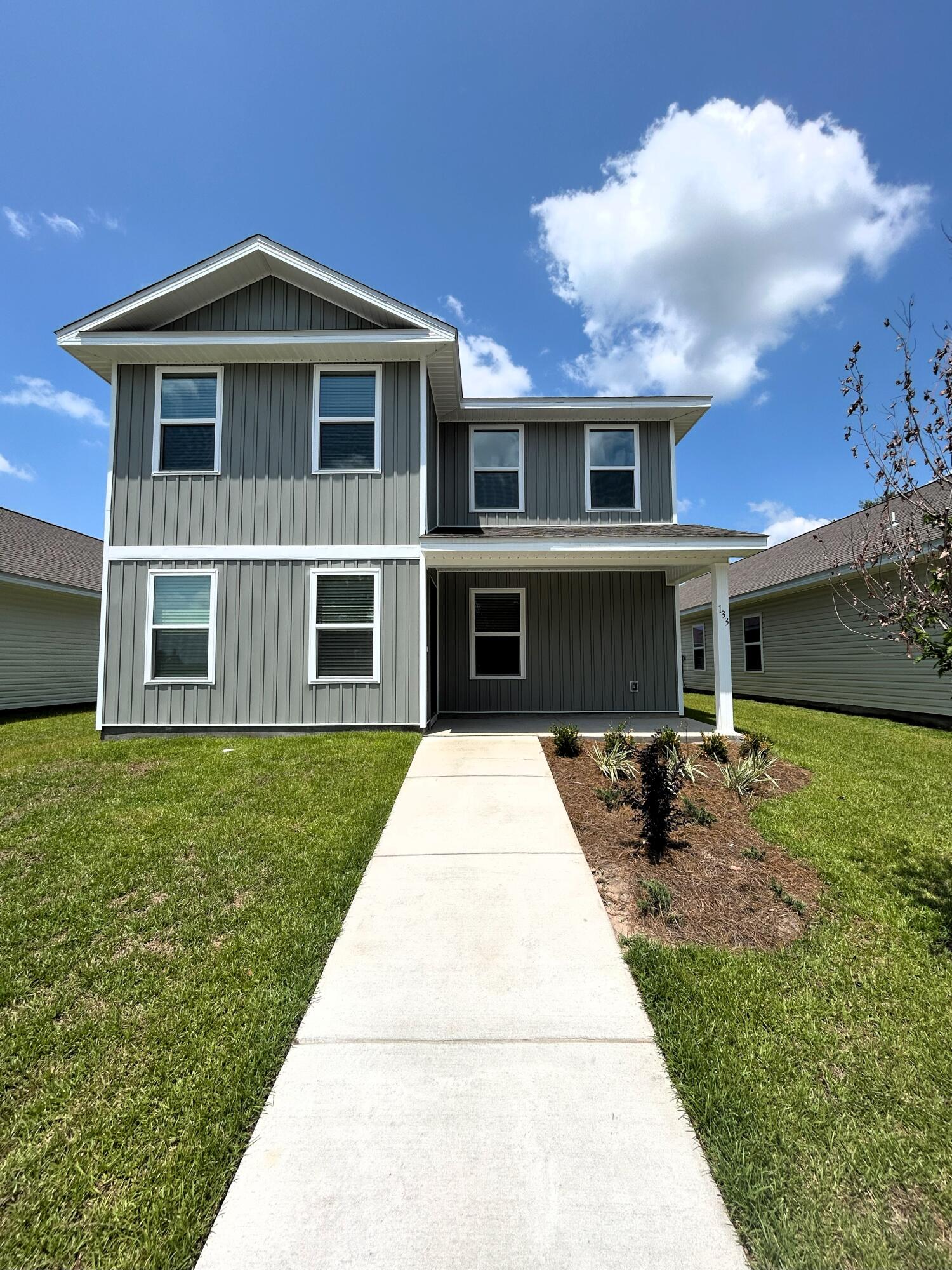 Beautiful 4 bed (plus 2nd living room upstairs), 2.5 bath single-family home in Freeport, FL. Sitting directly across the street from a 7+ acre greenspace/park, featuring a walking path, trees and large grass areas to play, picnic and more! This modern home features granite countertops throughout, updated appliances, LVP flooring in kitchen, dining and living room, and plush carpet in bedrooms, plenty of storage closets, first floor master, double vanity sinks in both full baths, additional living room (14'x13') upstairs, dual zone AC, covered patio and porch, 2-car garage, and long driveway. Conveniently located in Owl's Head for easy access to Santa Rosa Beach or I-10. Check out the spring-fed lake in Owl's Head w/beach, paddleboard and kayaking accessible. Pets allowed, restrictions apply. If approved, a $25/mo pet rent and one-time $250 non-refundable pet fee, per pet will apply. A one-time $100 lease admin fee applies to all new leases.

Ask about our move in specials for any lease signed by 5/15/26.