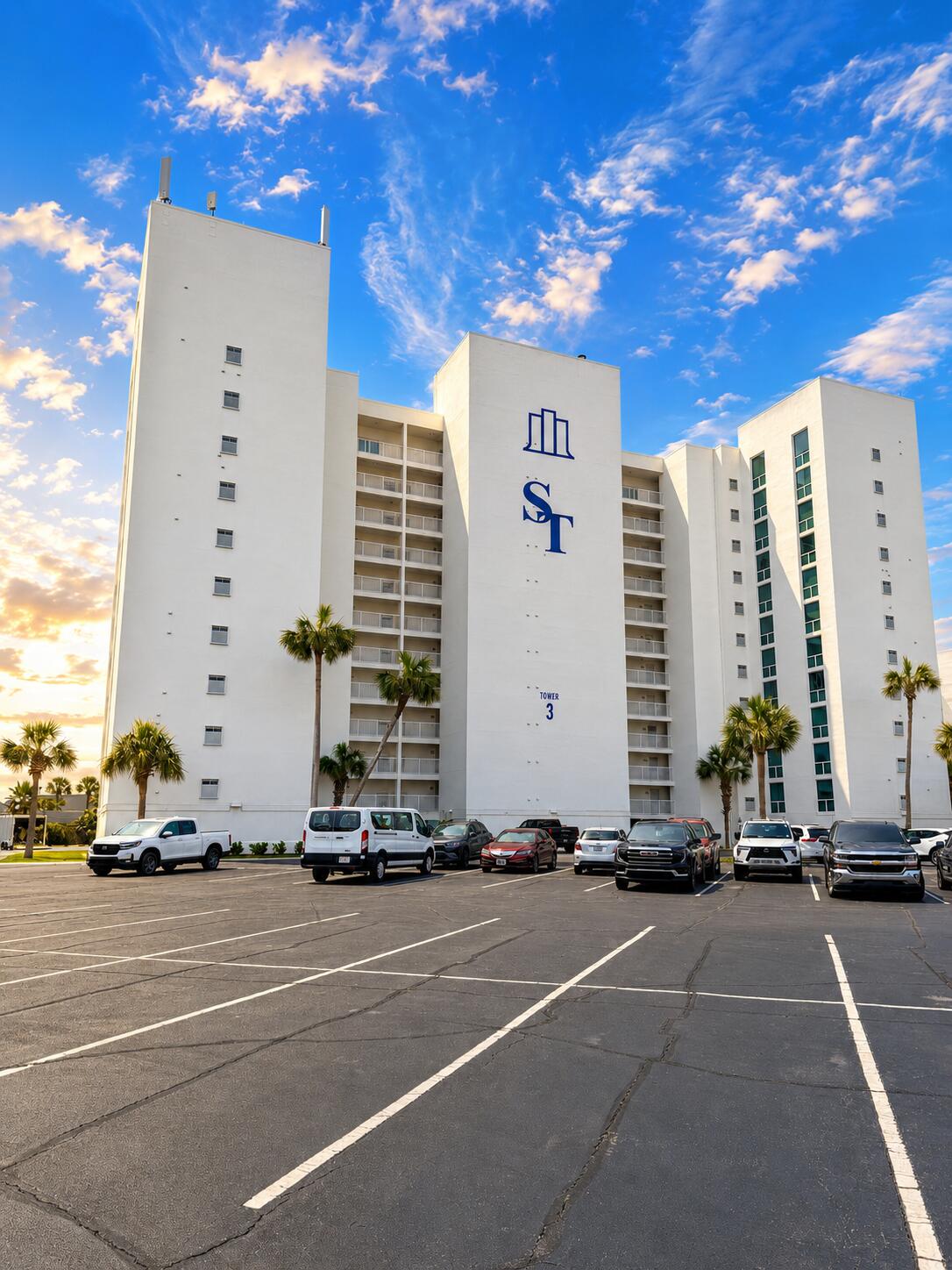 SHORELINE TOWERS 3 - Residential