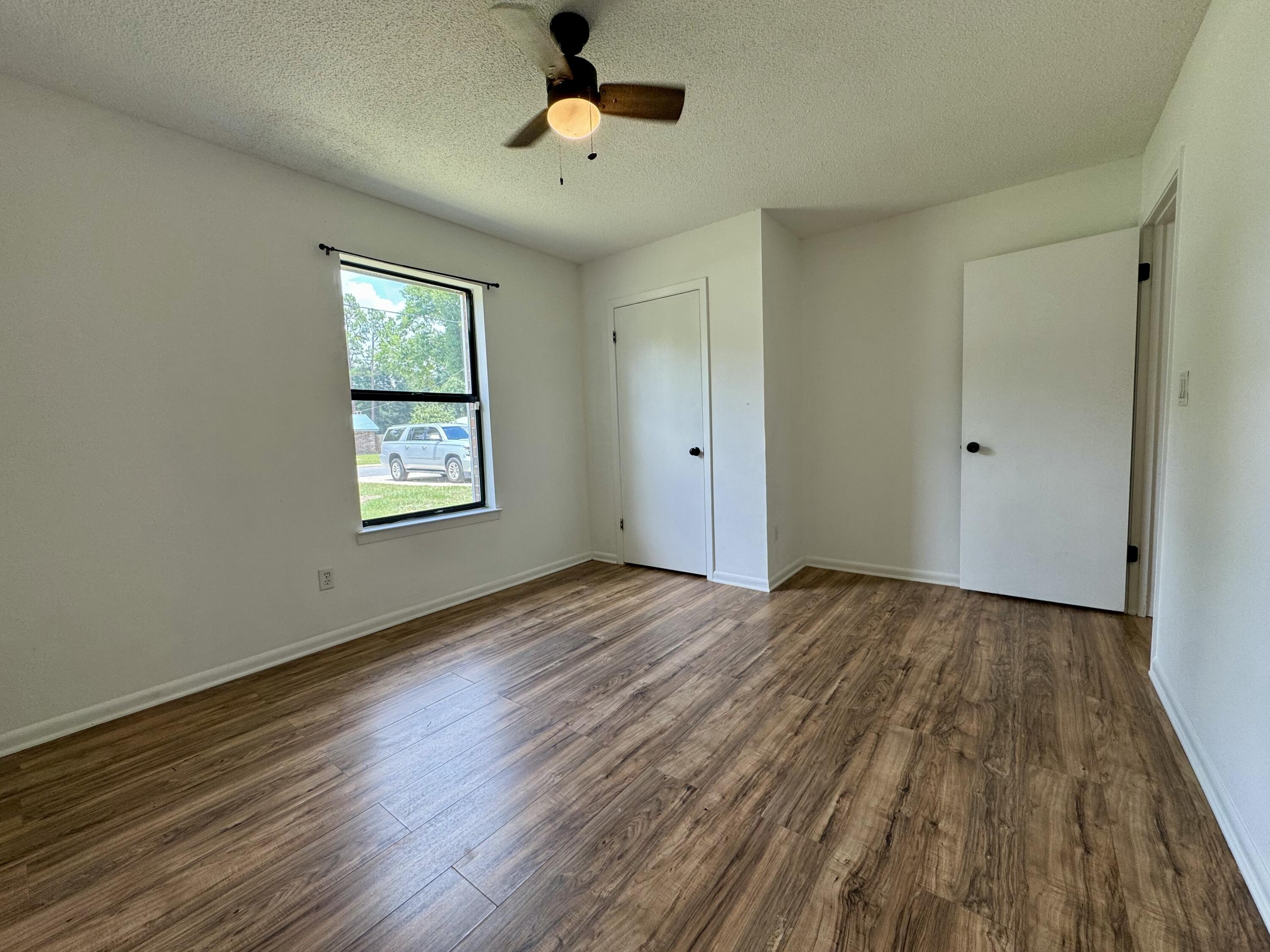 MORRIS ADD CRESTVIEW LOTS 10 TO 12 INC BLK 2 - Residential