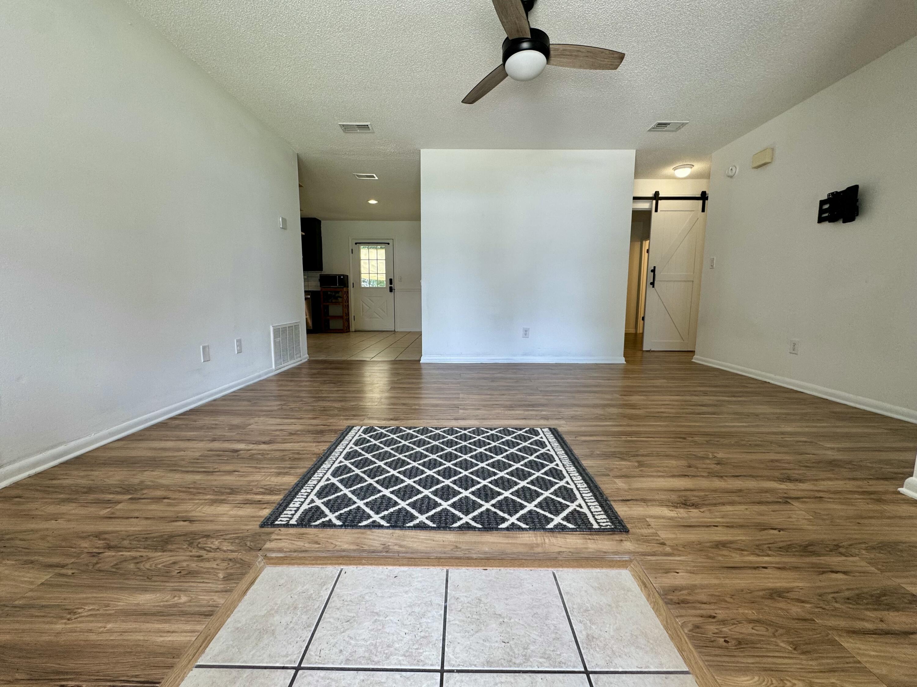 MORRIS ADD CRESTVIEW LOTS 10 TO 12 INC BLK 2 - Residential