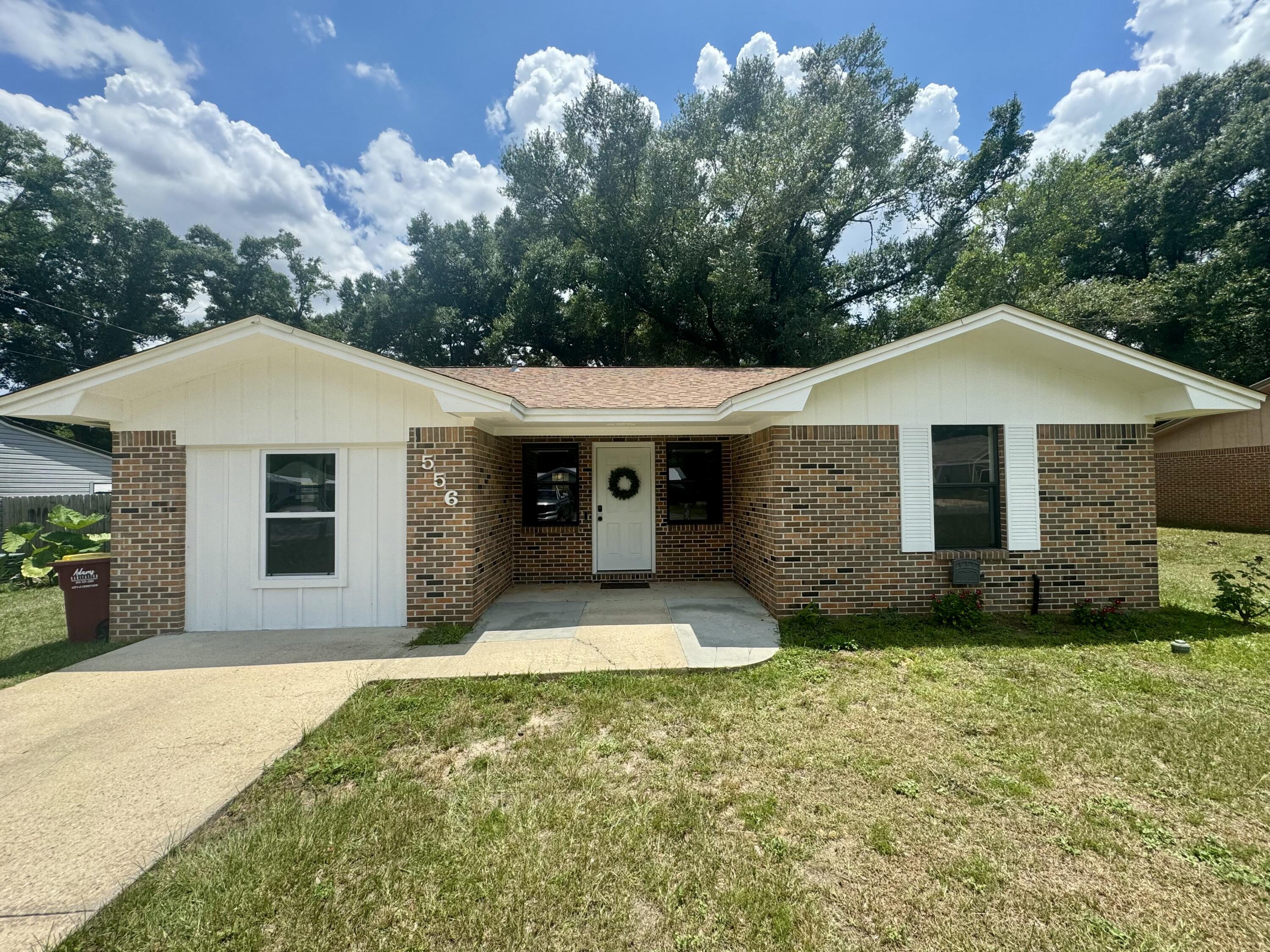MORRIS ADD CRESTVIEW LOTS 10 TO 12 INC BLK 2 - Residential