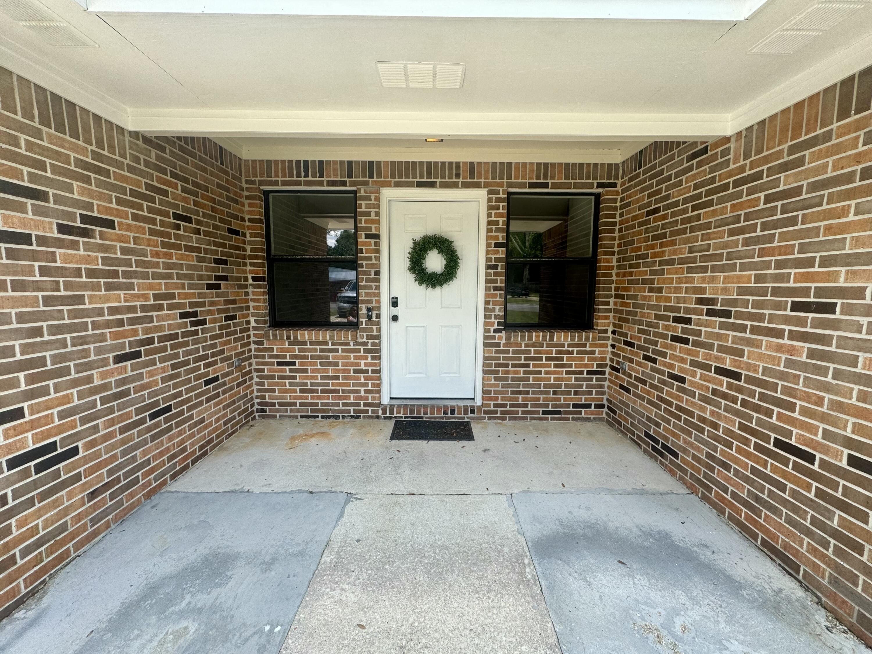 MORRIS ADD CRESTVIEW LOTS 10 TO 12 INC BLK 2 - Residential