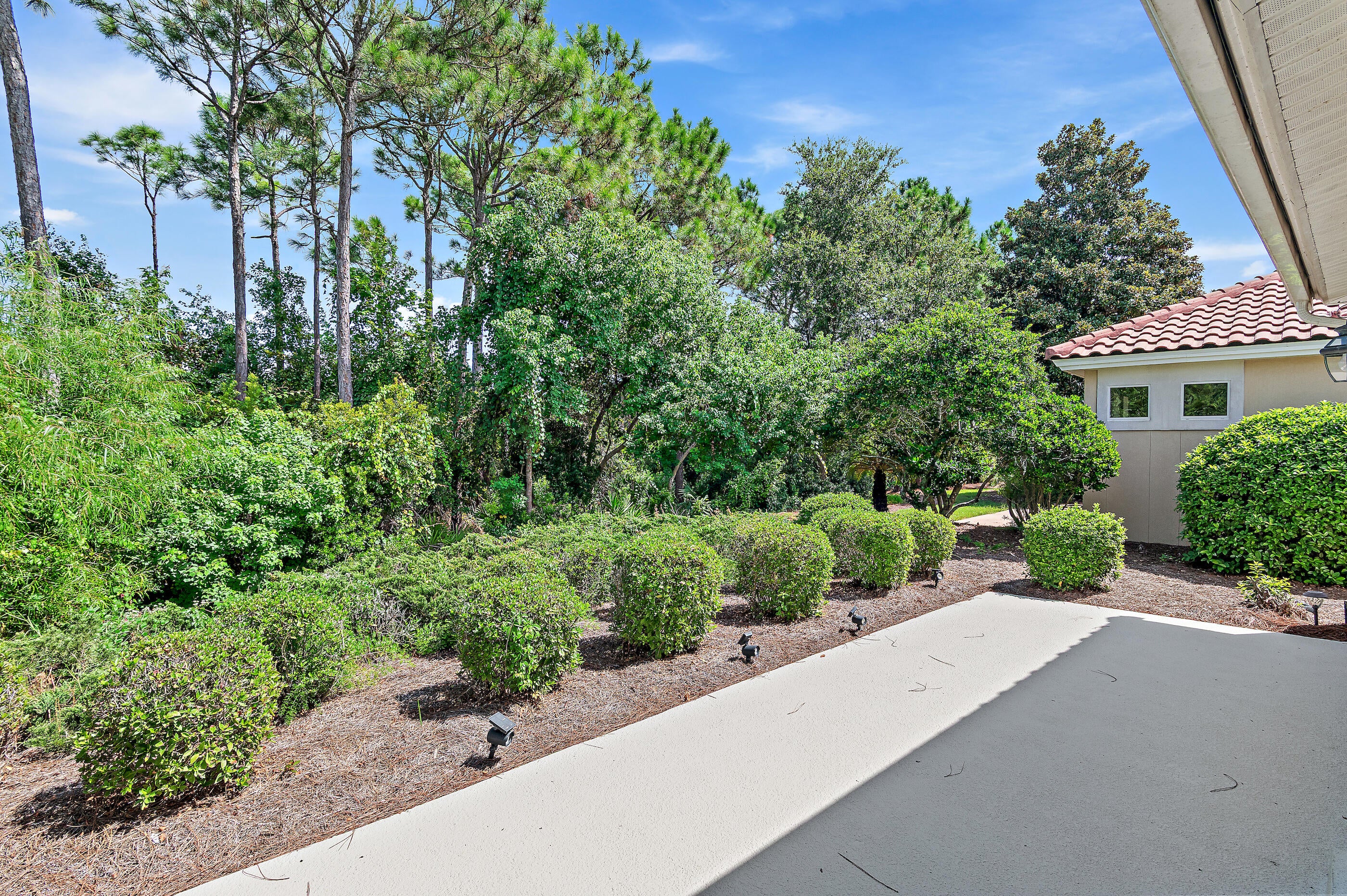 REGATTA BAY GOLF VILLAS - Residential