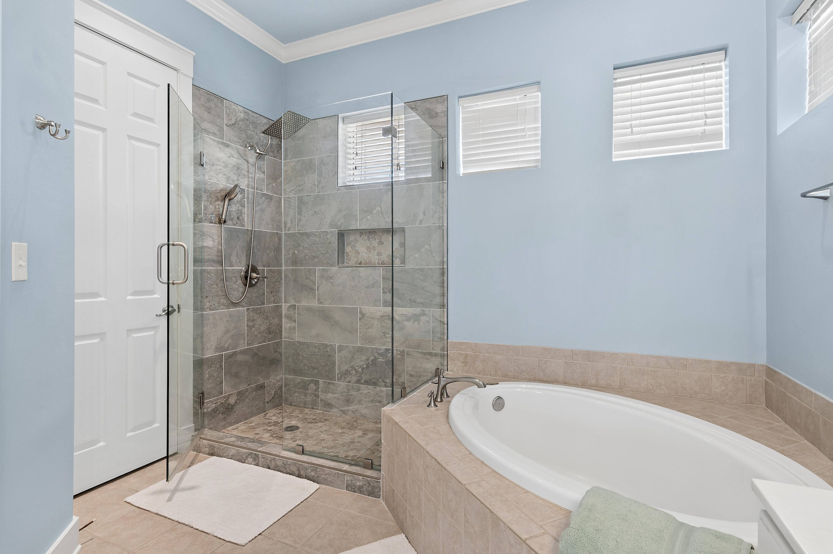 REGATTA BAY GOLF VILLAS - Residential