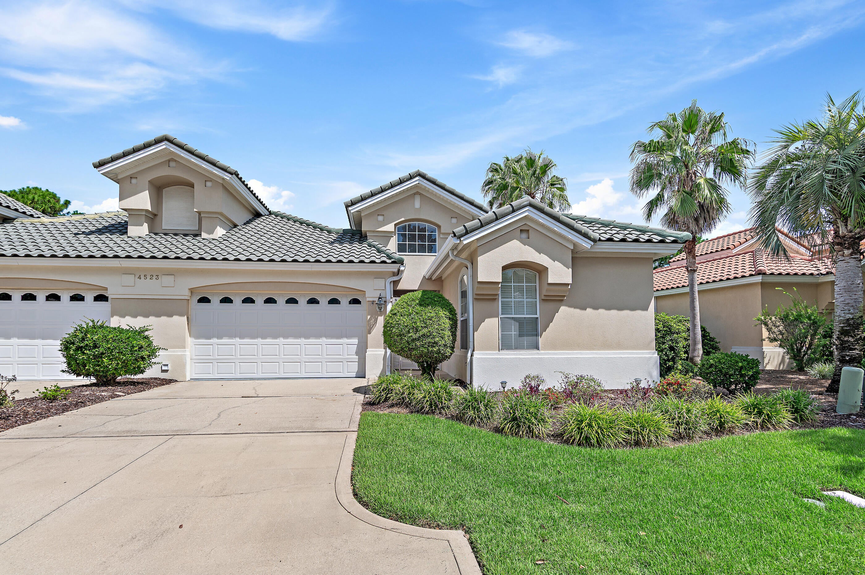 REGATTA BAY GOLF VILLAS - Residential