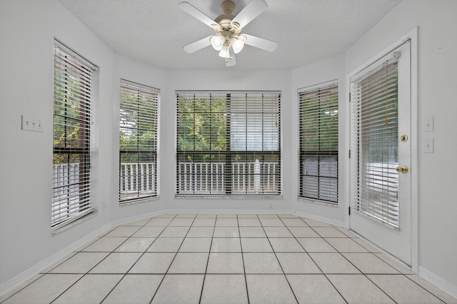 MARINERS COVE - Residential Lease
