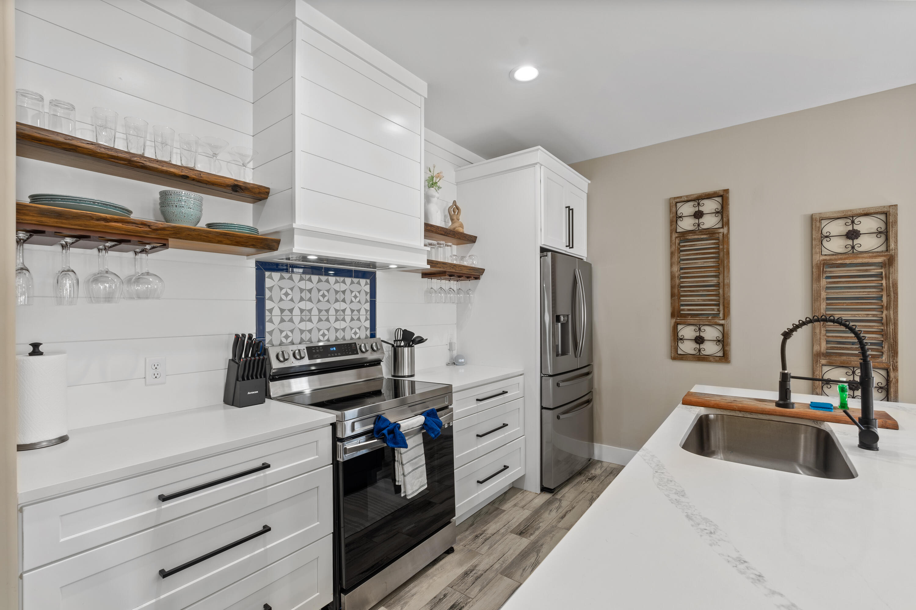 NO RECORDED SUBDIVISION - Residential