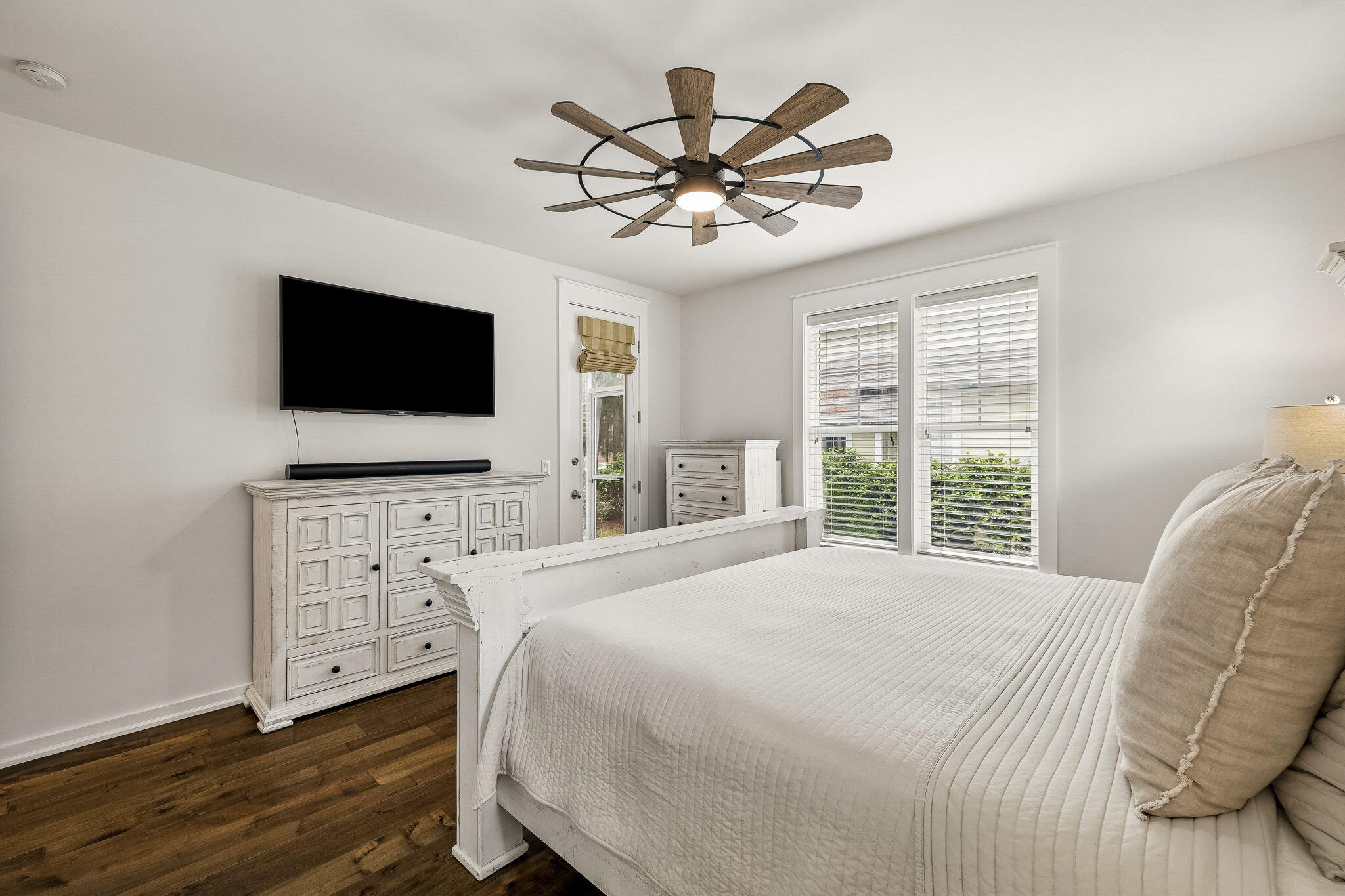 LAUREL GROVE - Residential