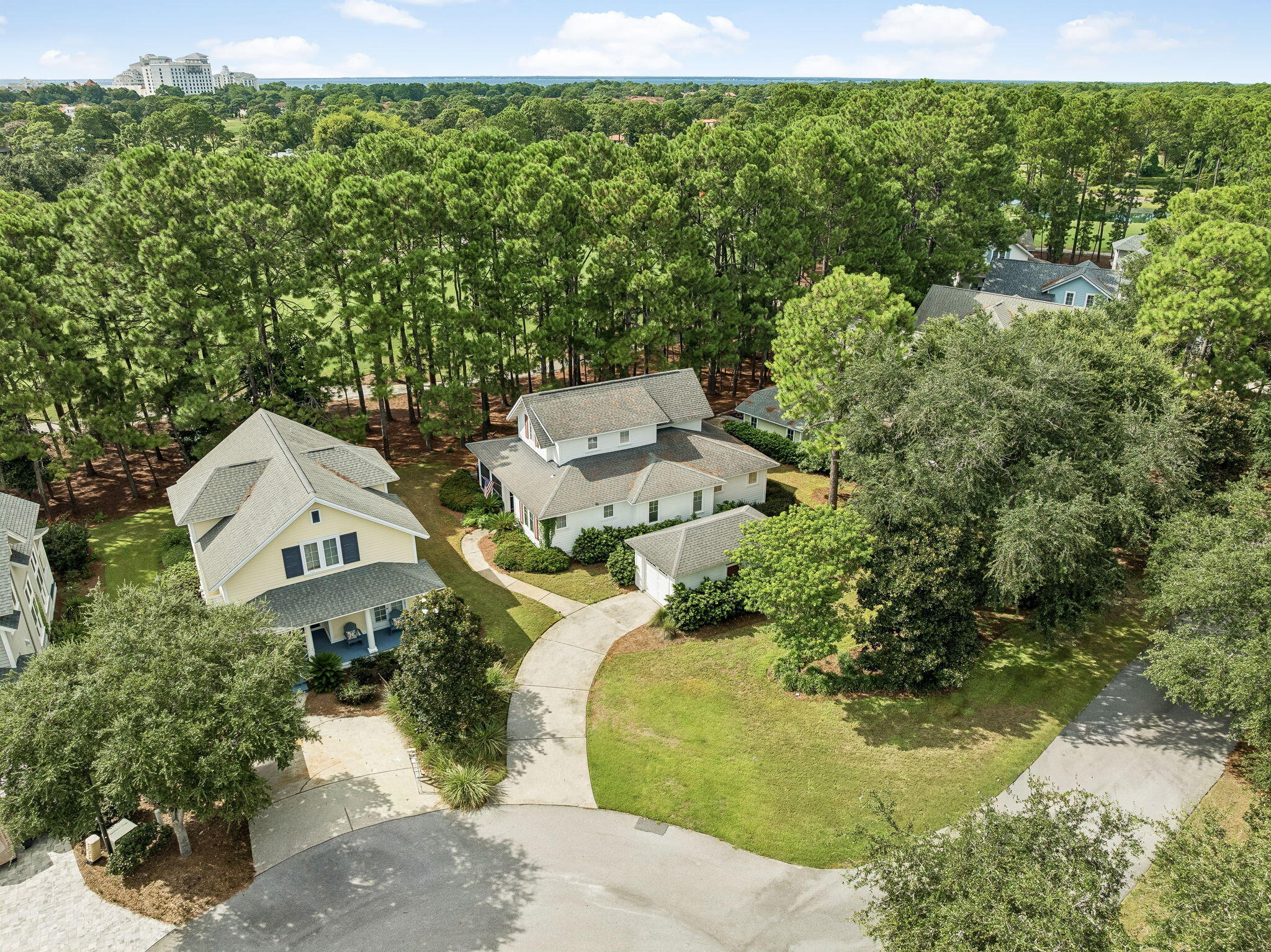 LAUREL GROVE - Residential