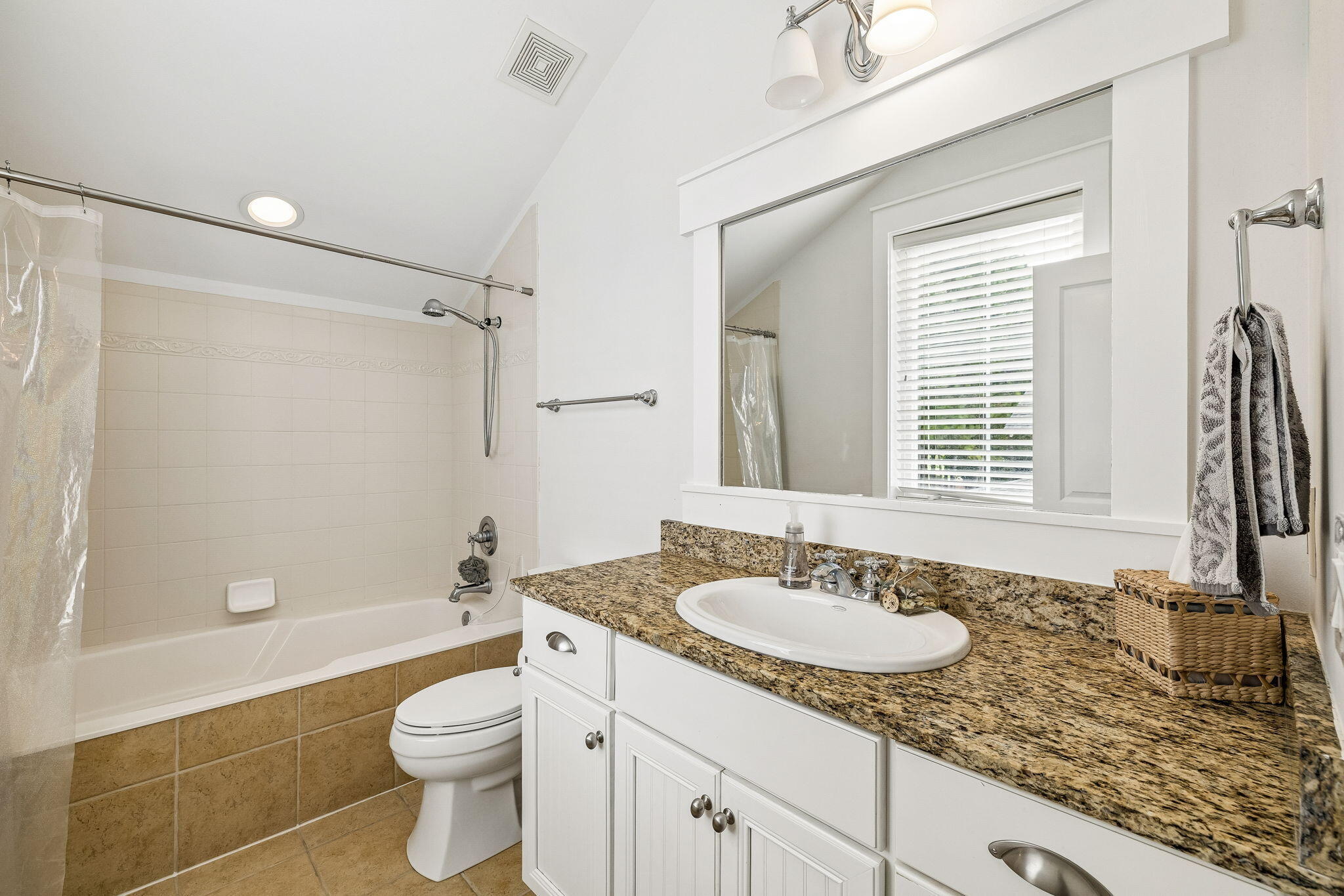 LAUREL GROVE - Residential