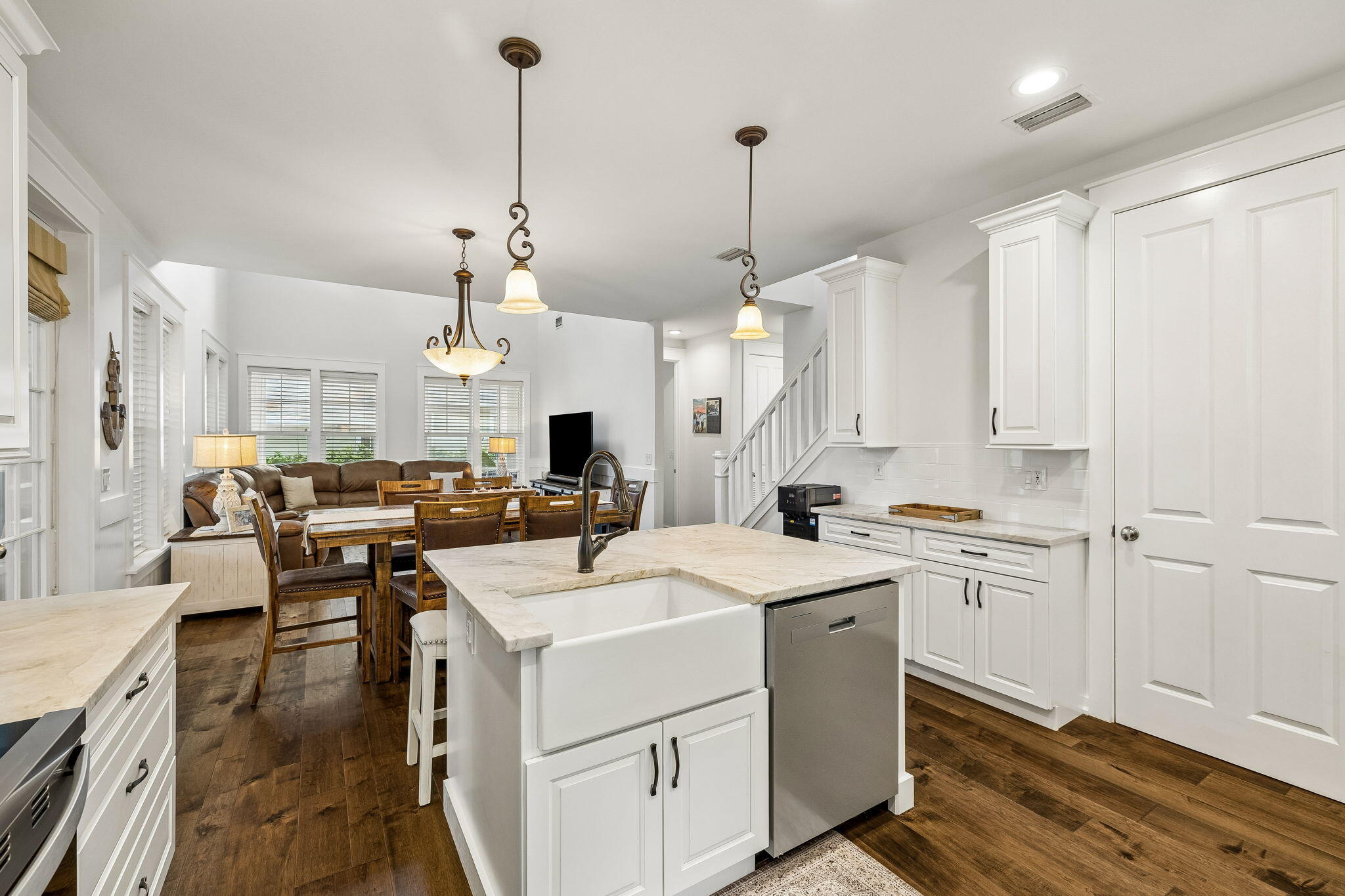 LAUREL GROVE - Residential