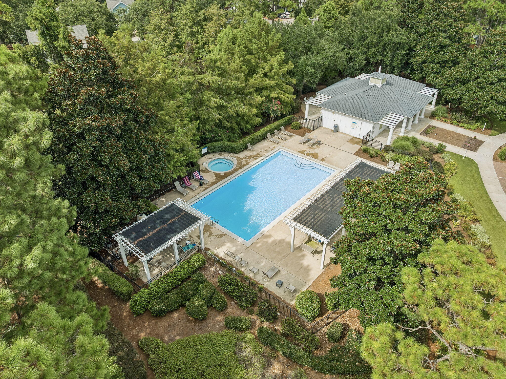 LAUREL GROVE - Residential