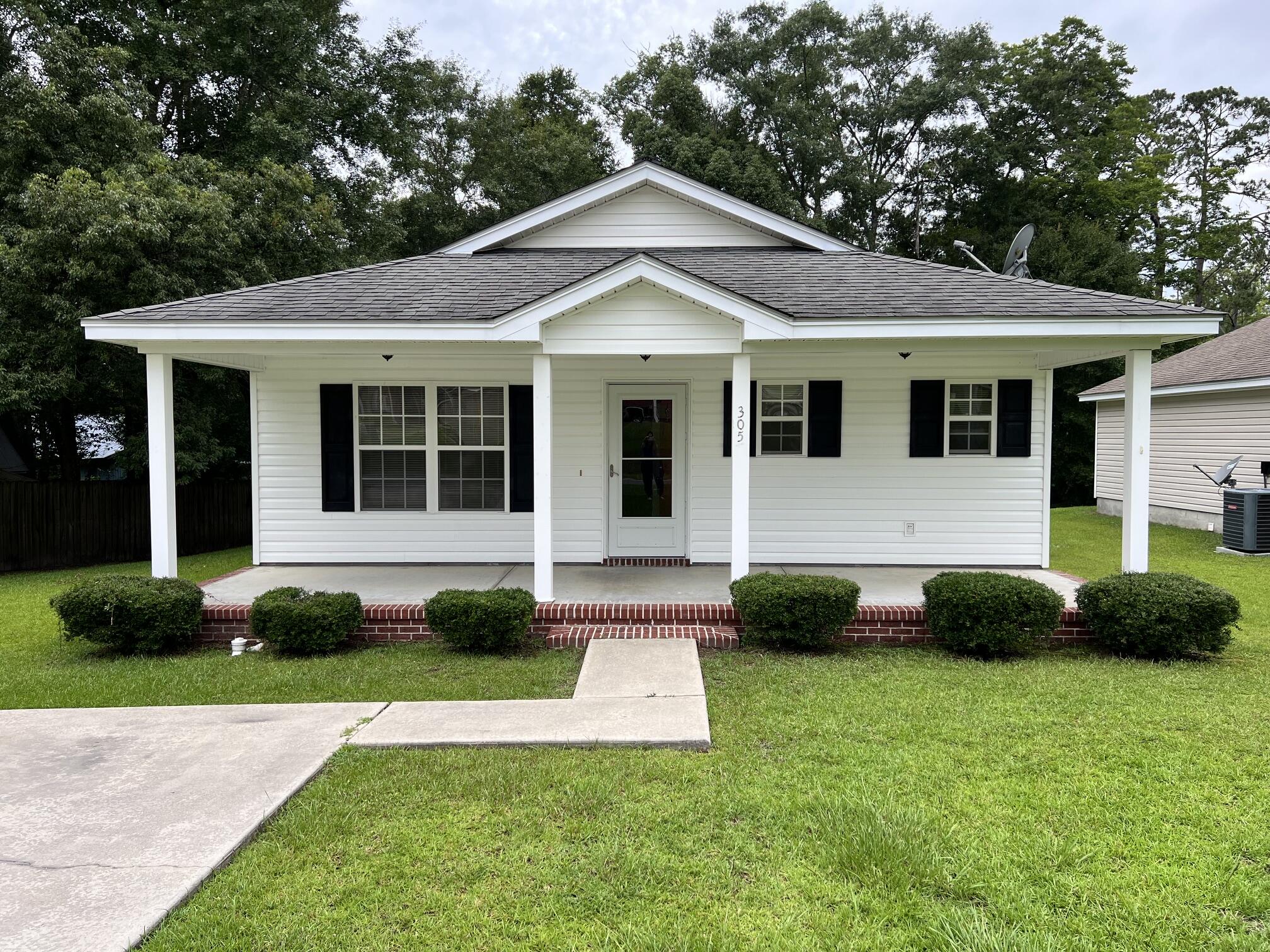 NO RECORDED SUBDIVISION - Residential