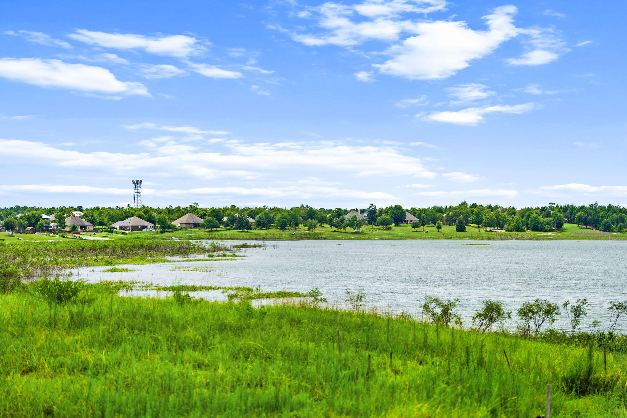 LAKE MERIAL - Residential