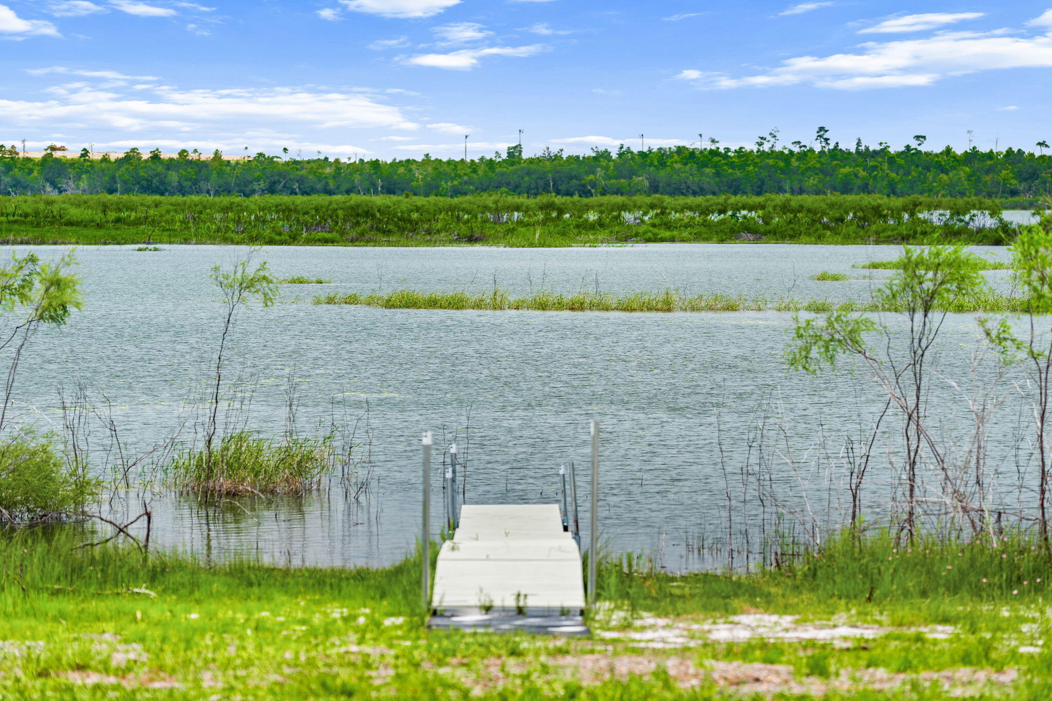 LAKE MERIAL - Residential