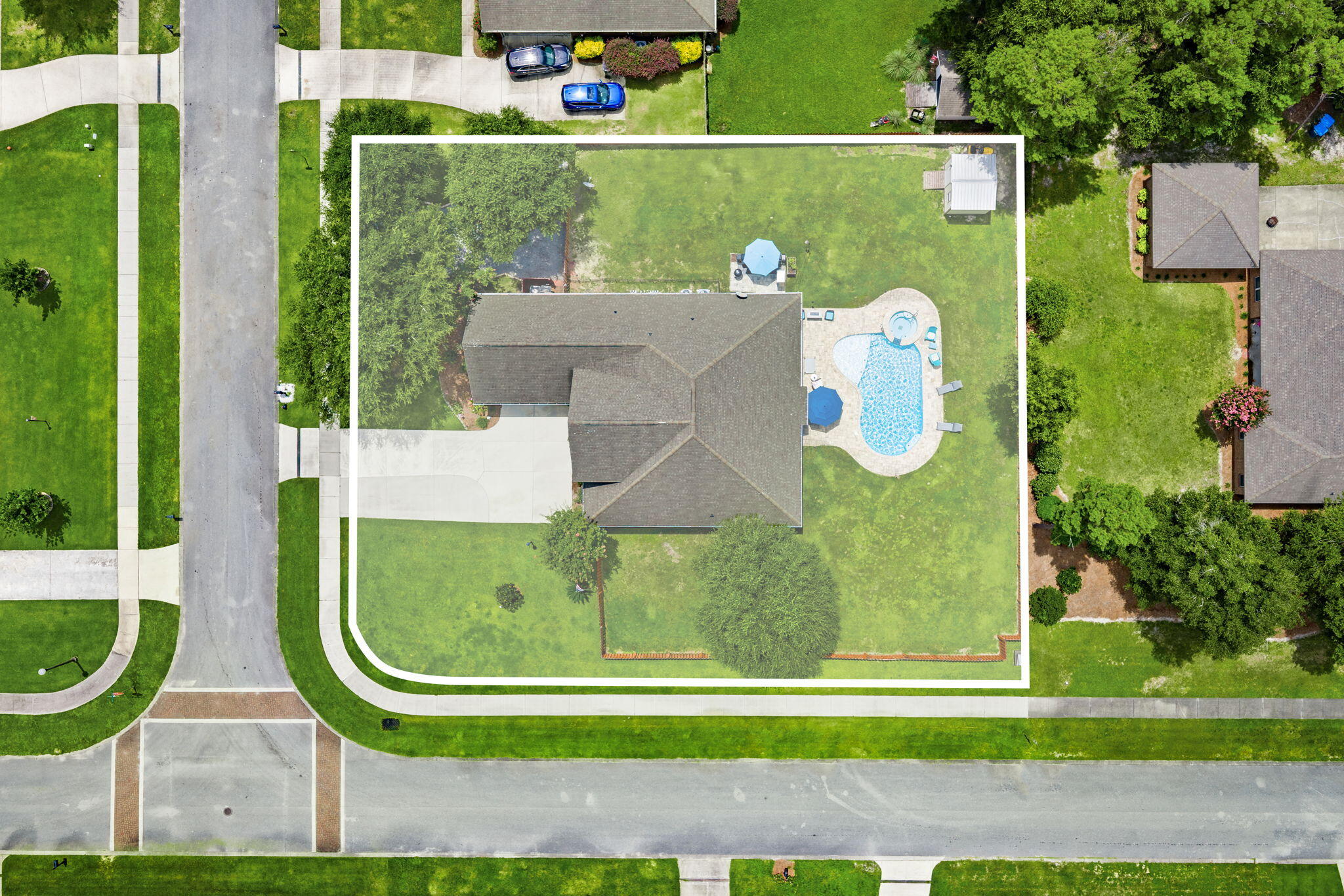 LAKE MERIAL - Residential