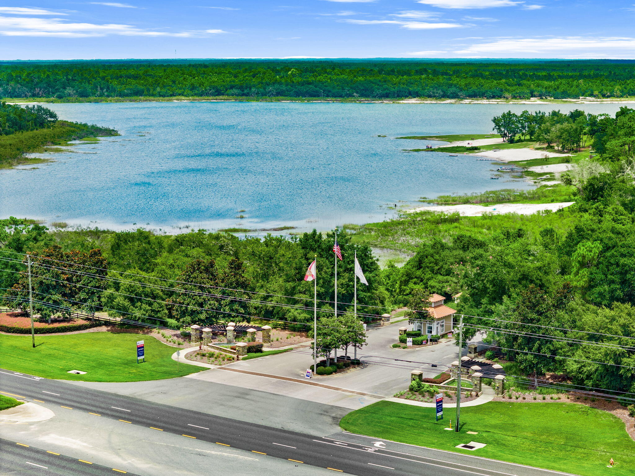 LAKE MERIAL - Residential