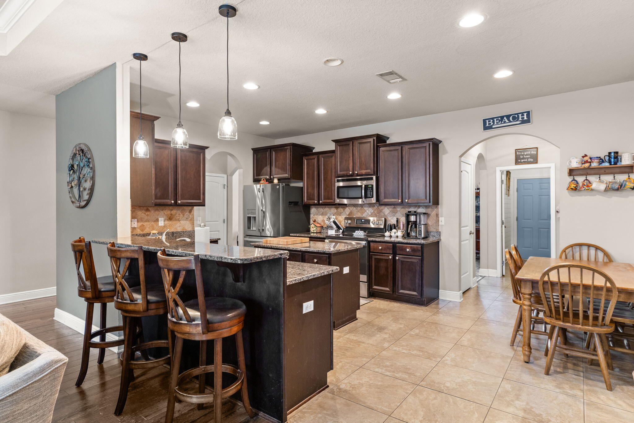 LAKE MERIAL - Residential