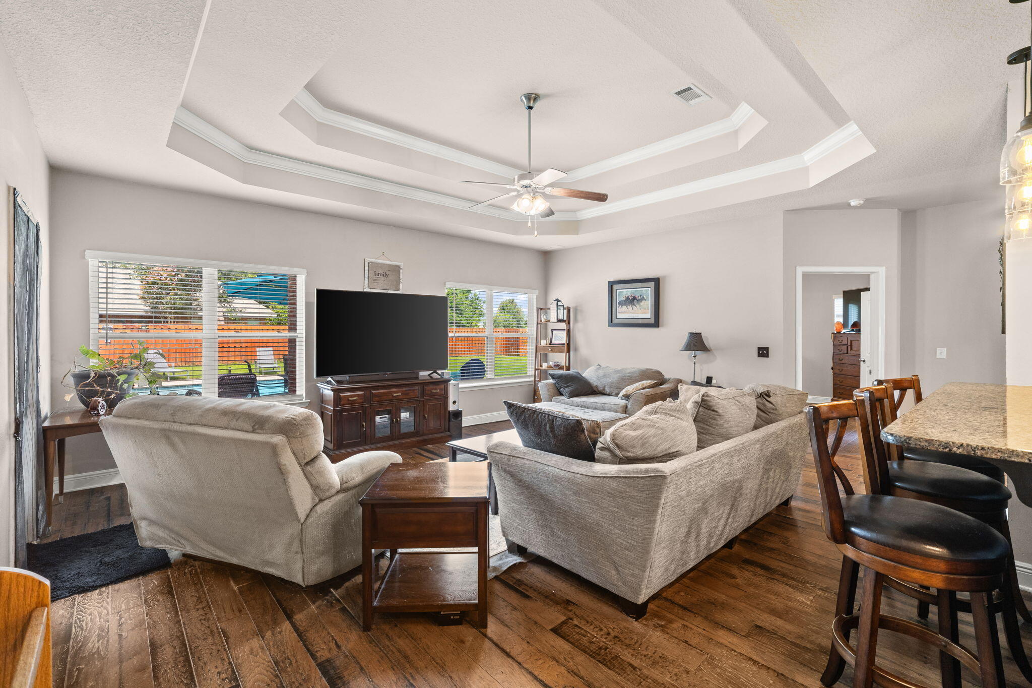 LAKE MERIAL - Residential