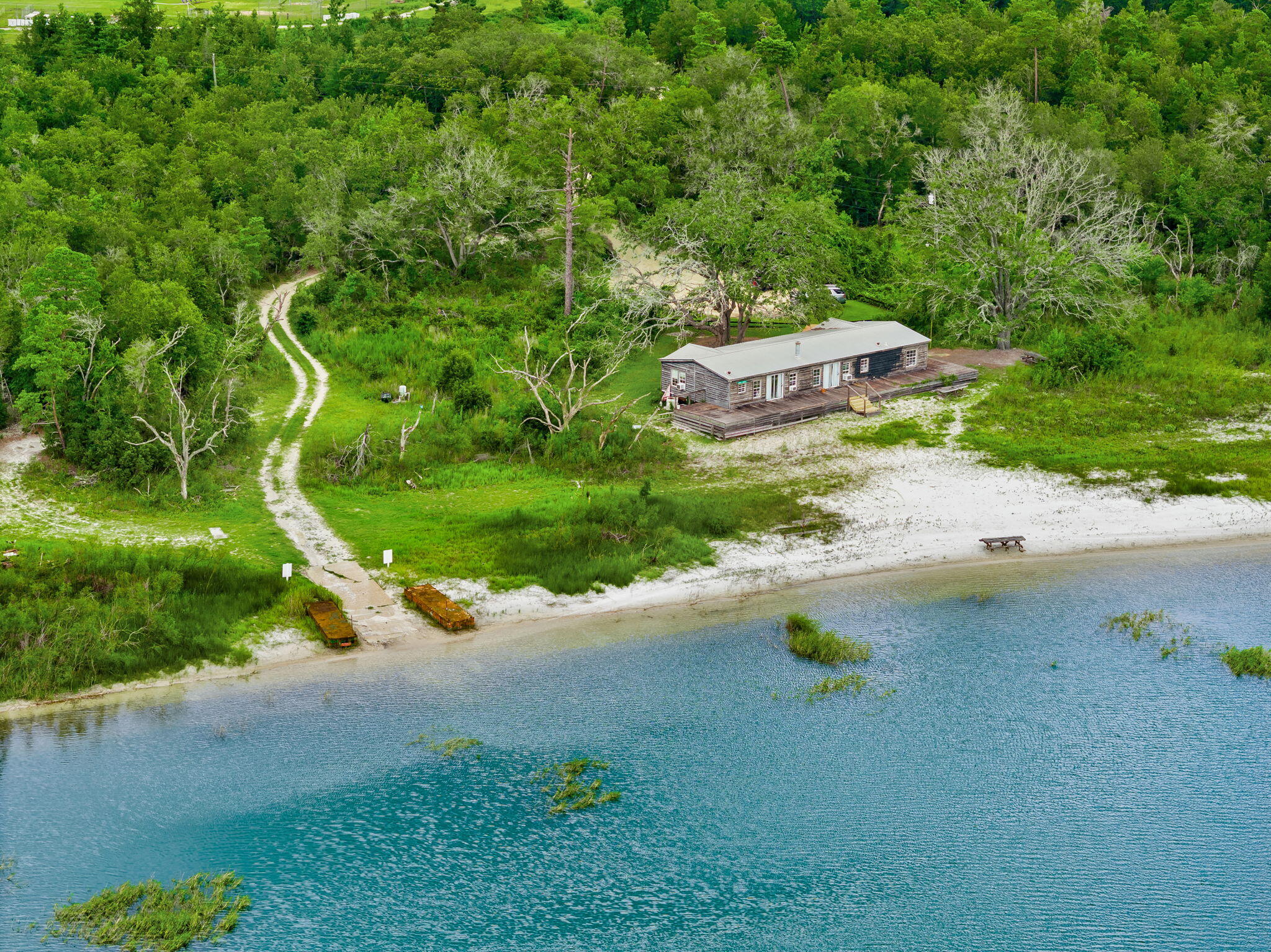 LAKE MERIAL - Residential