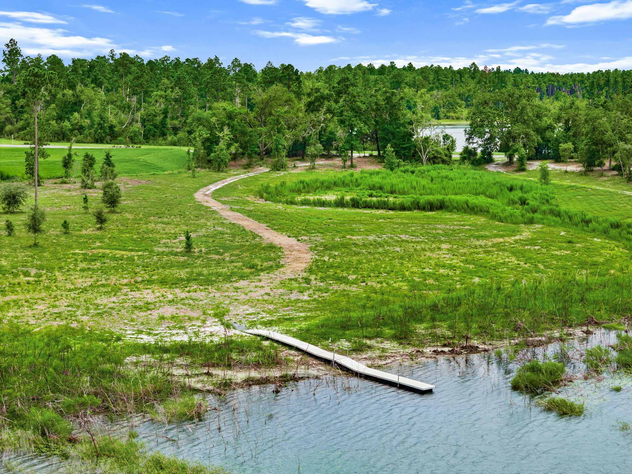 LAKE MERIAL - Residential
