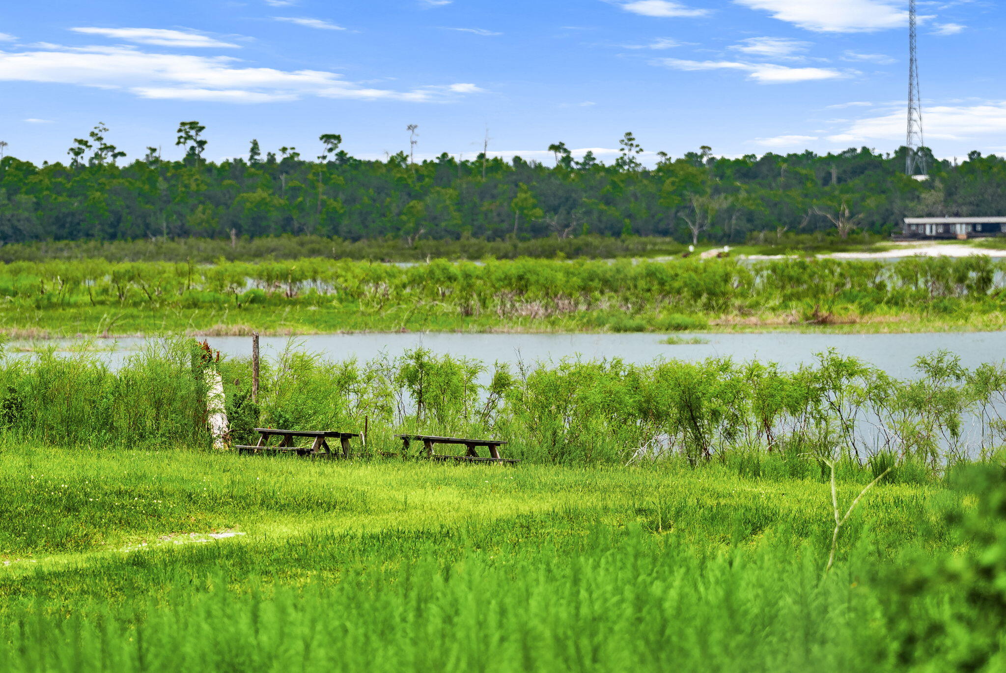 LAKE MERIAL - Residential