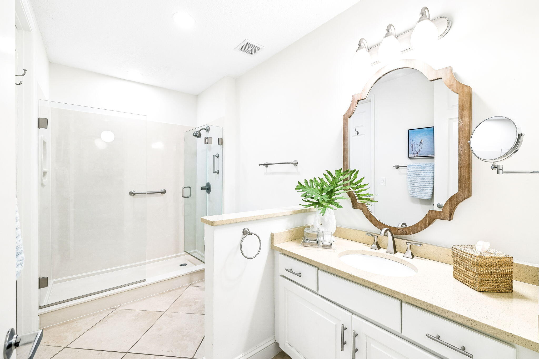 ALEXANDER AT PALM COURT - Residential