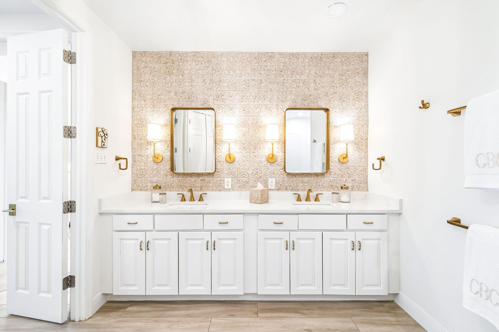 ALEXANDER AT PALM COURT - Residential