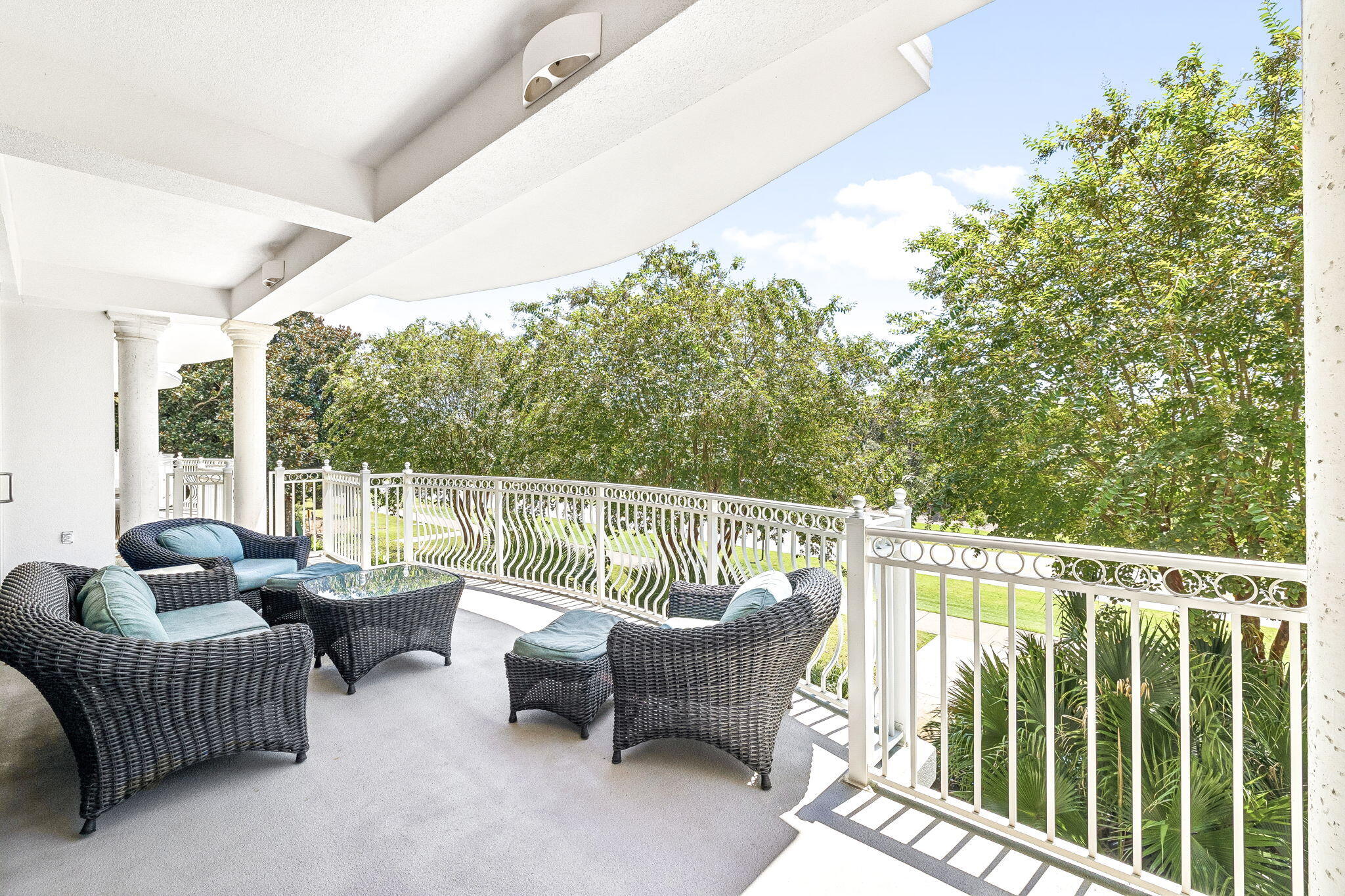 ALEXANDER AT PALM COURT - Residential
