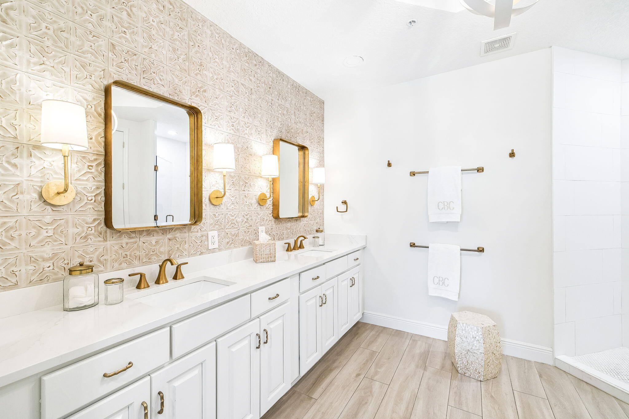 ALEXANDER AT PALM COURT - Residential