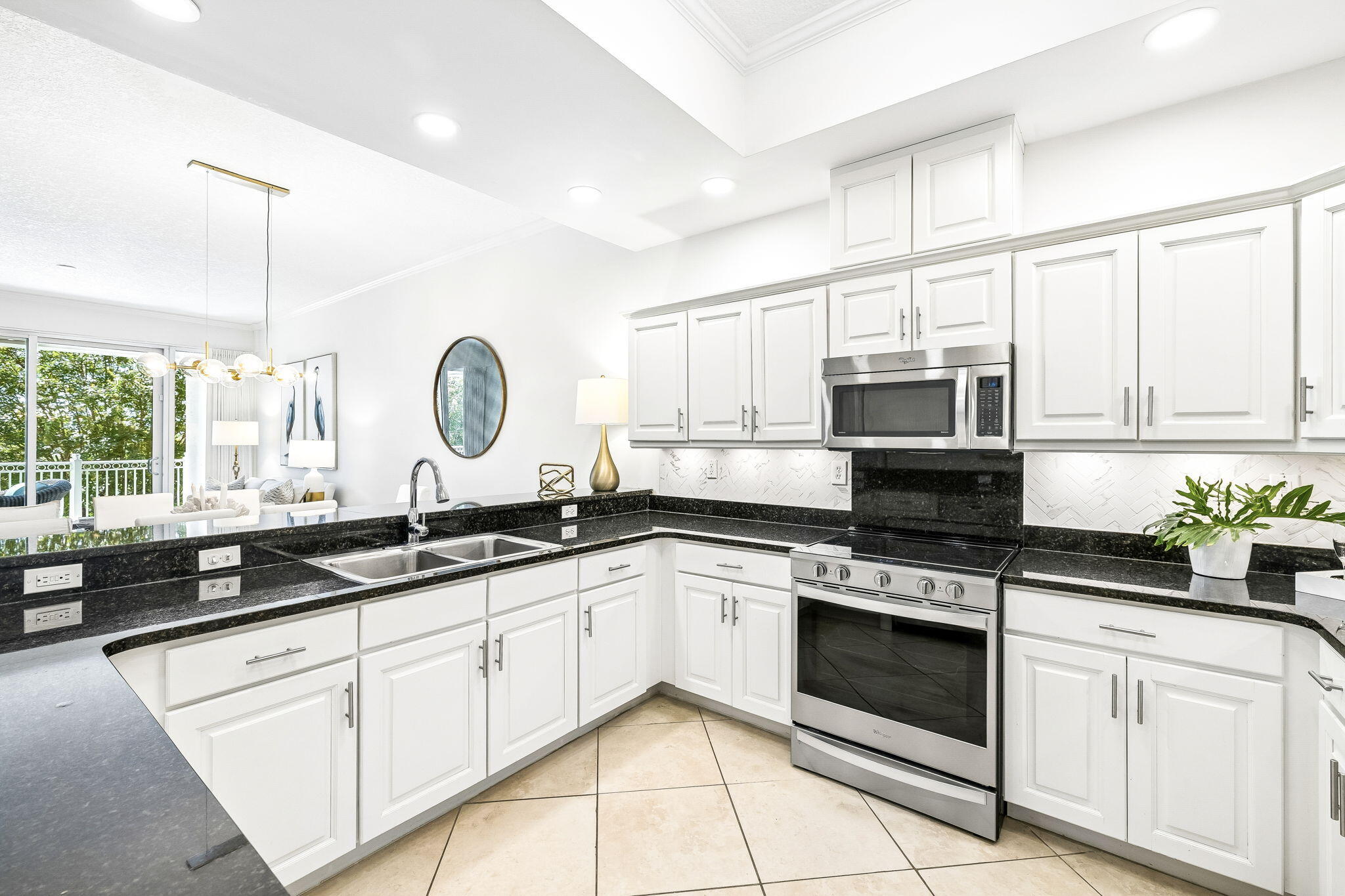 ALEXANDER AT PALM COURT - Residential