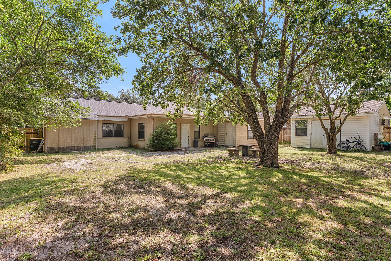 RE-S/D PART ELLIOTT PT LOT 8 BLK F - Residential