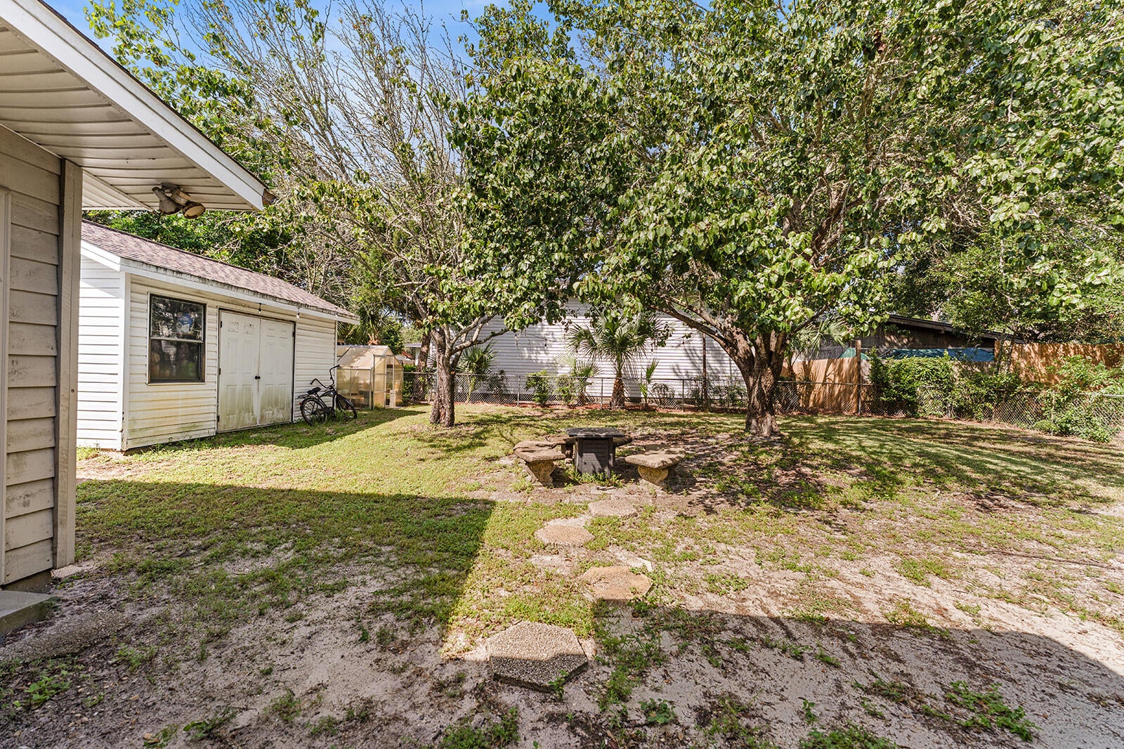 RE-S/D PART ELLIOTT PT LOT 8 BLK F - Residential